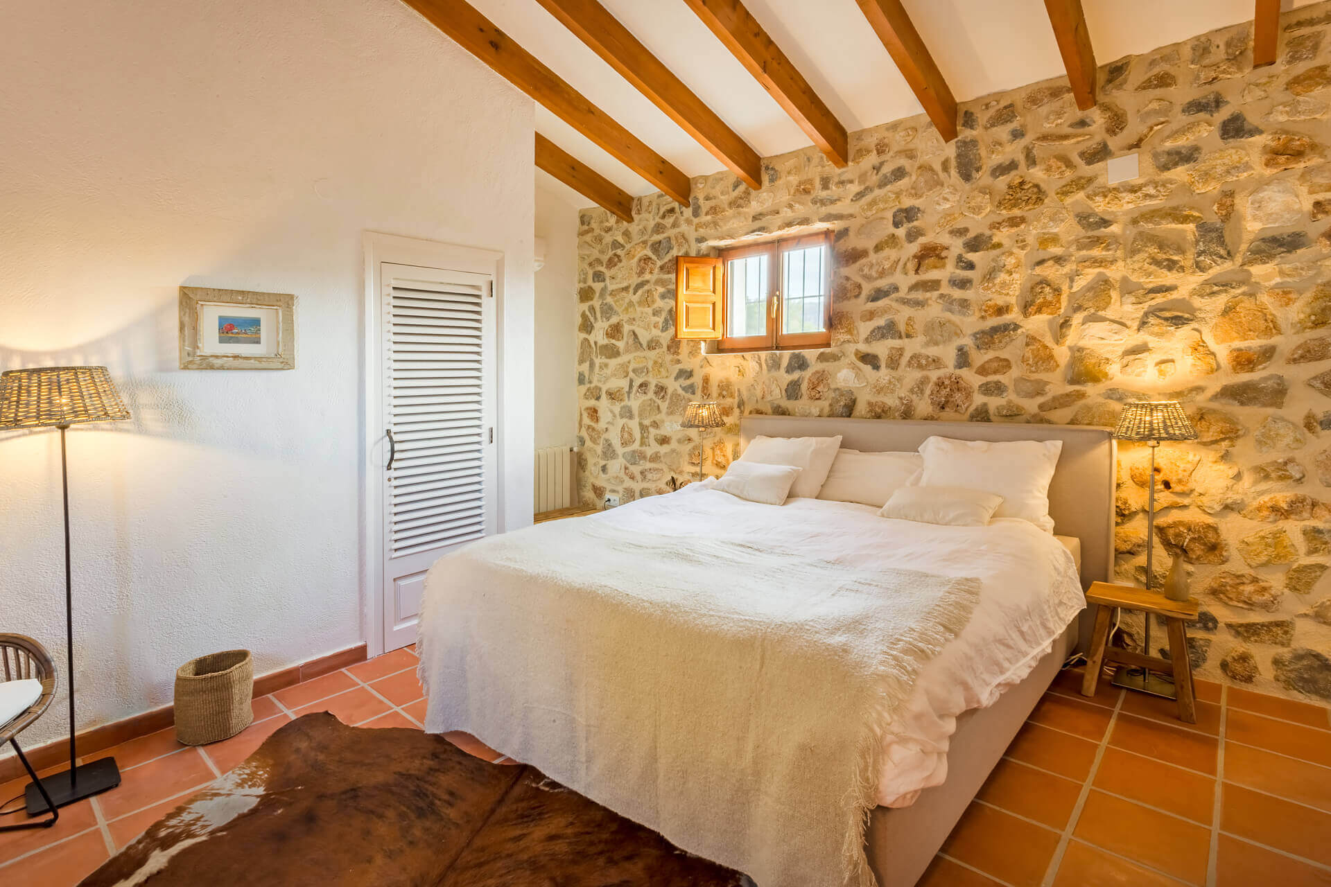 chambre avec poutres maison en pierres chambre avec poutres maison en pierres