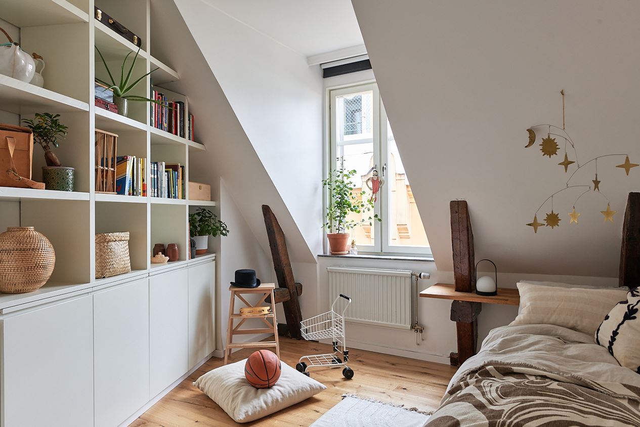 chambre mansardée avec bibliothèque chambre mansardée avec bibliothèque