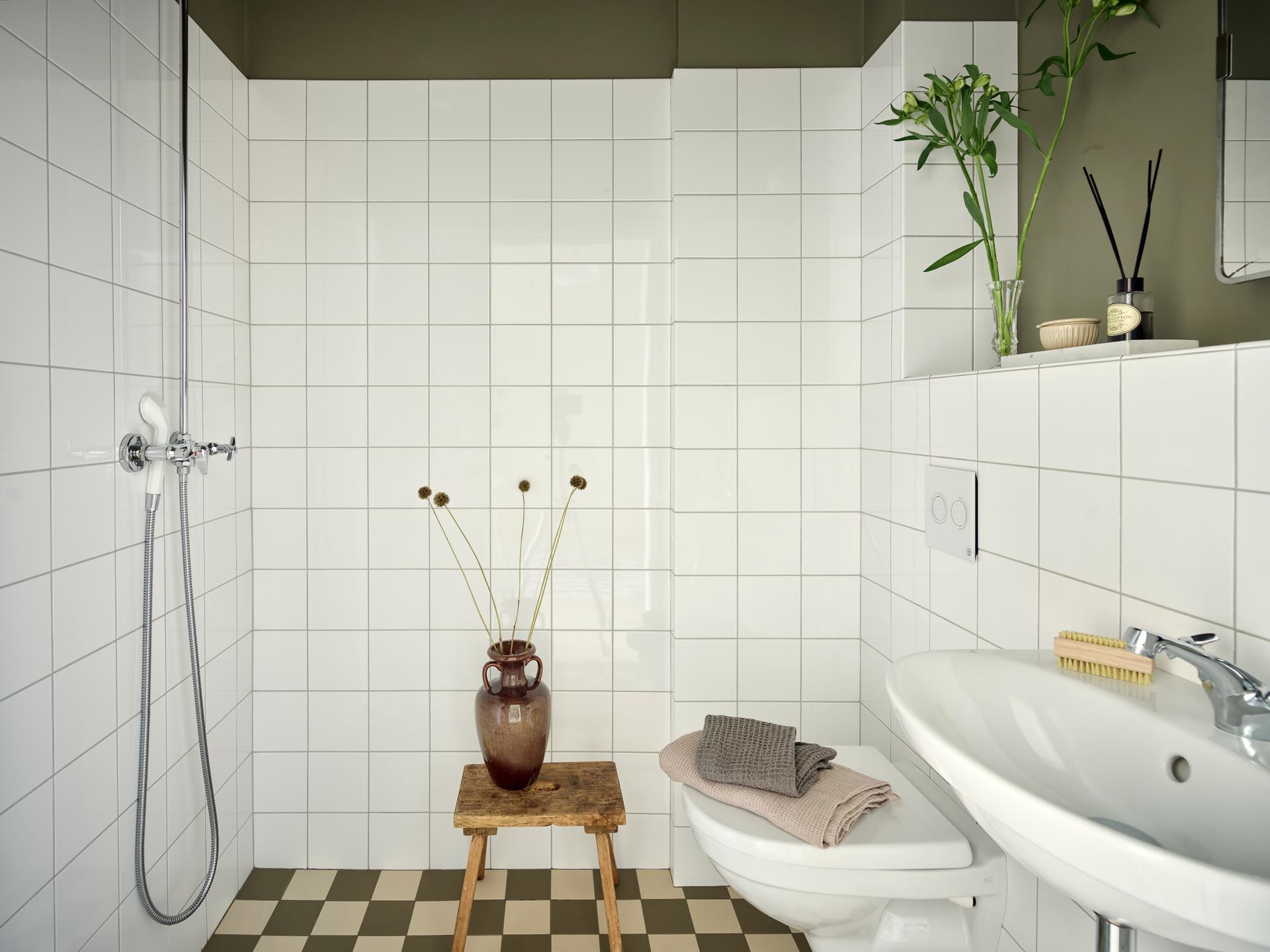 salle de bain décoration scandinave et vintage sol à damier salle de bain décoration scandinave et vintage sol à damier