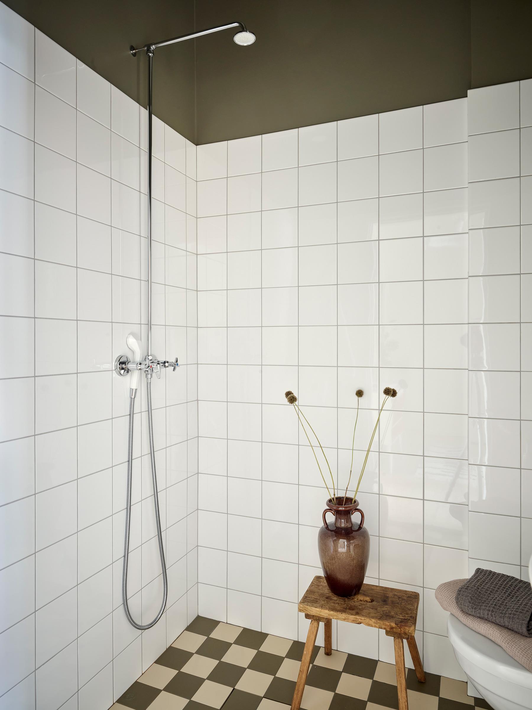 salle de bain décoration scandinave et vintage sol à damier salle de bain décoration scandinave et vintage sol à damier