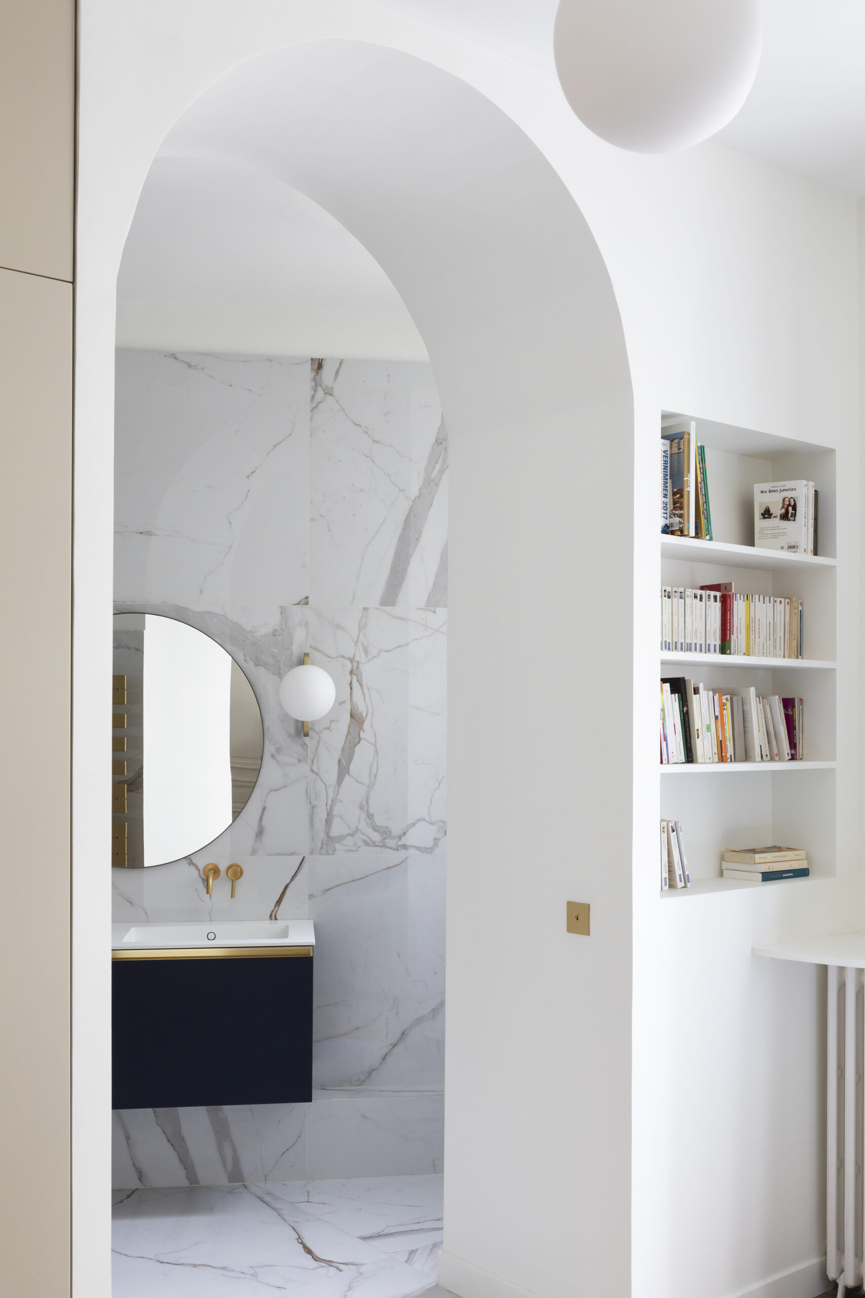 salle de bain avec arche