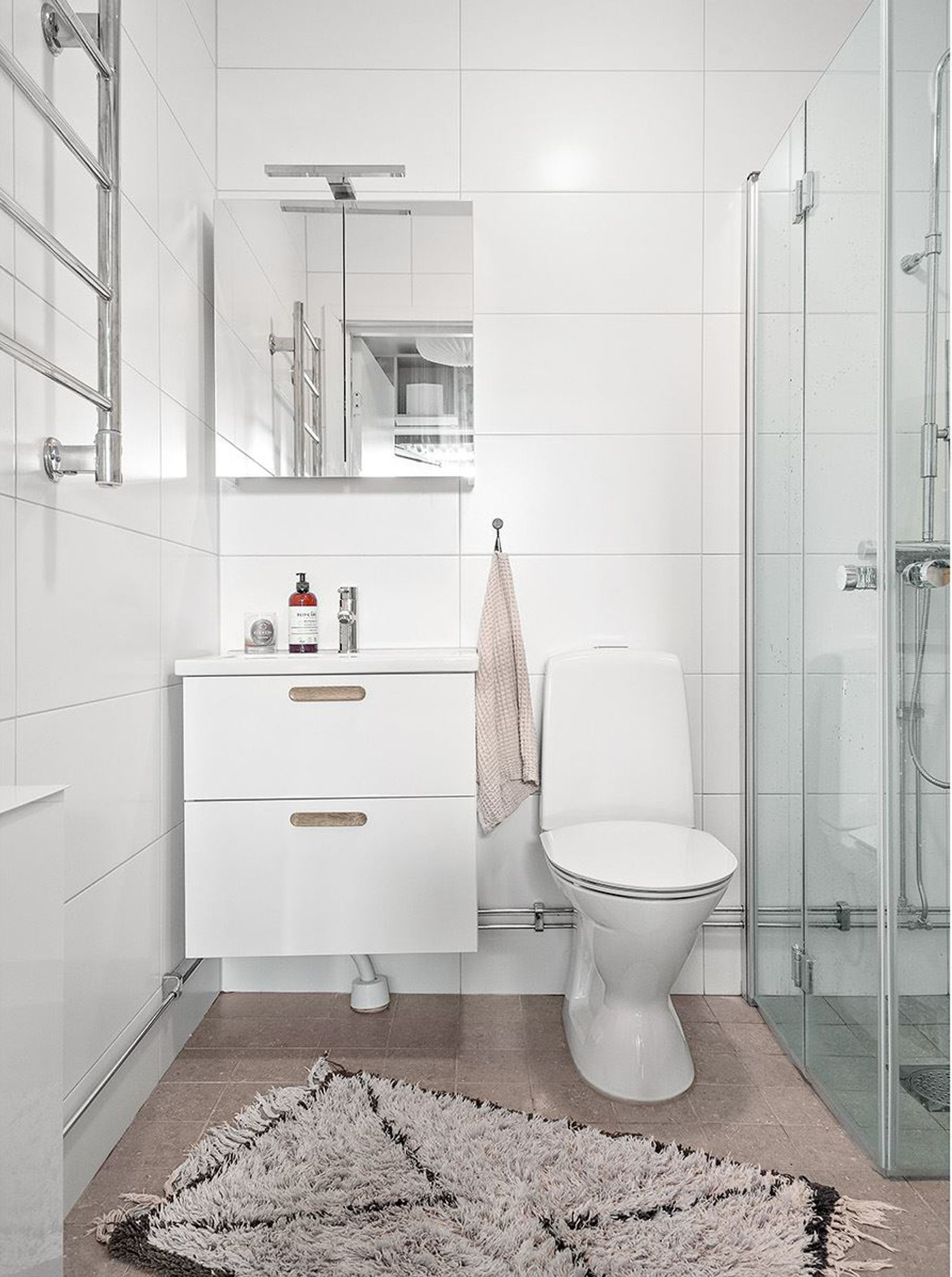salle de bain blanche décoration scandinave mini maison 38m2 salle de bain blanche décoration scandinave mini maison 38m2
