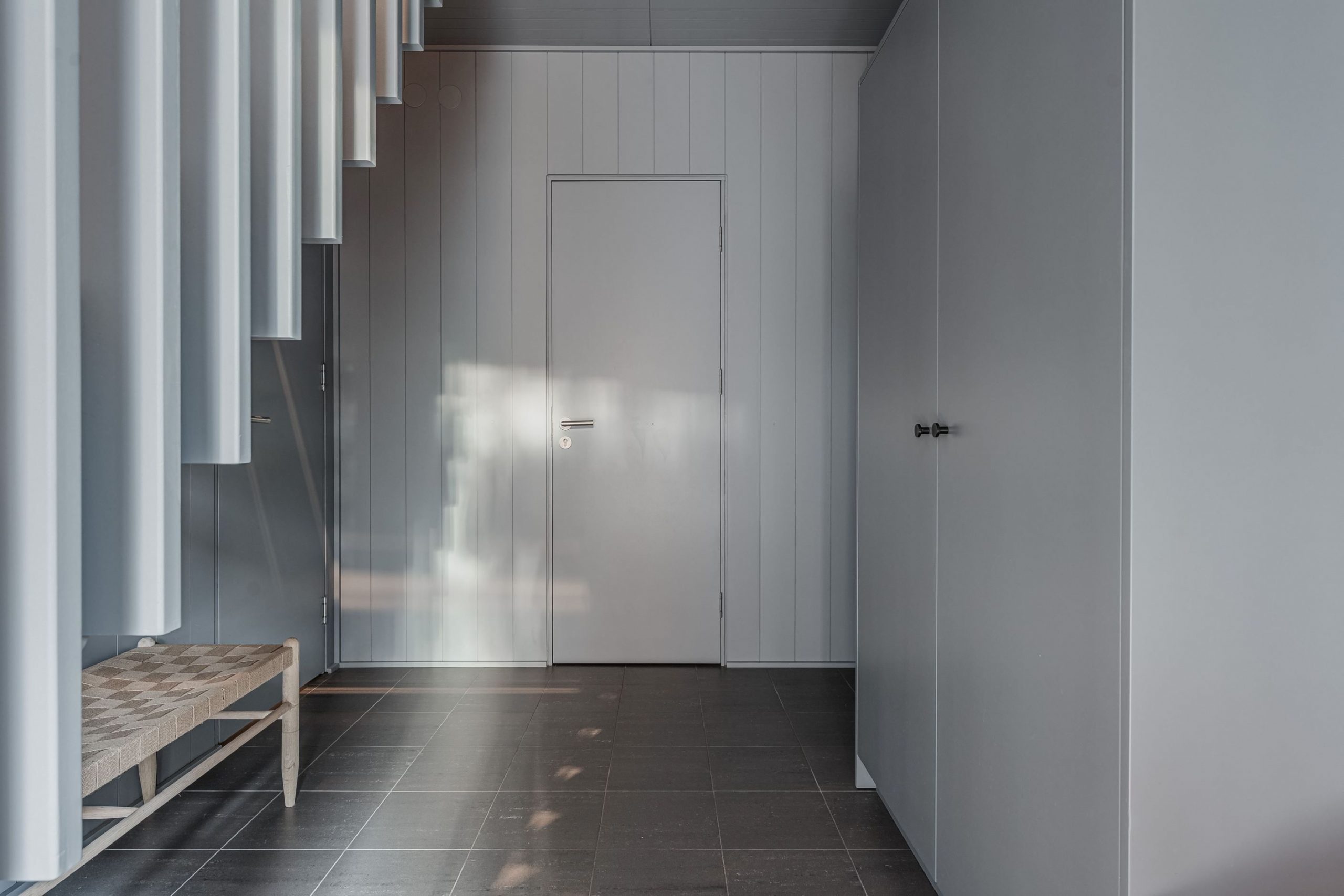 entrée maison contemporaine en bois
