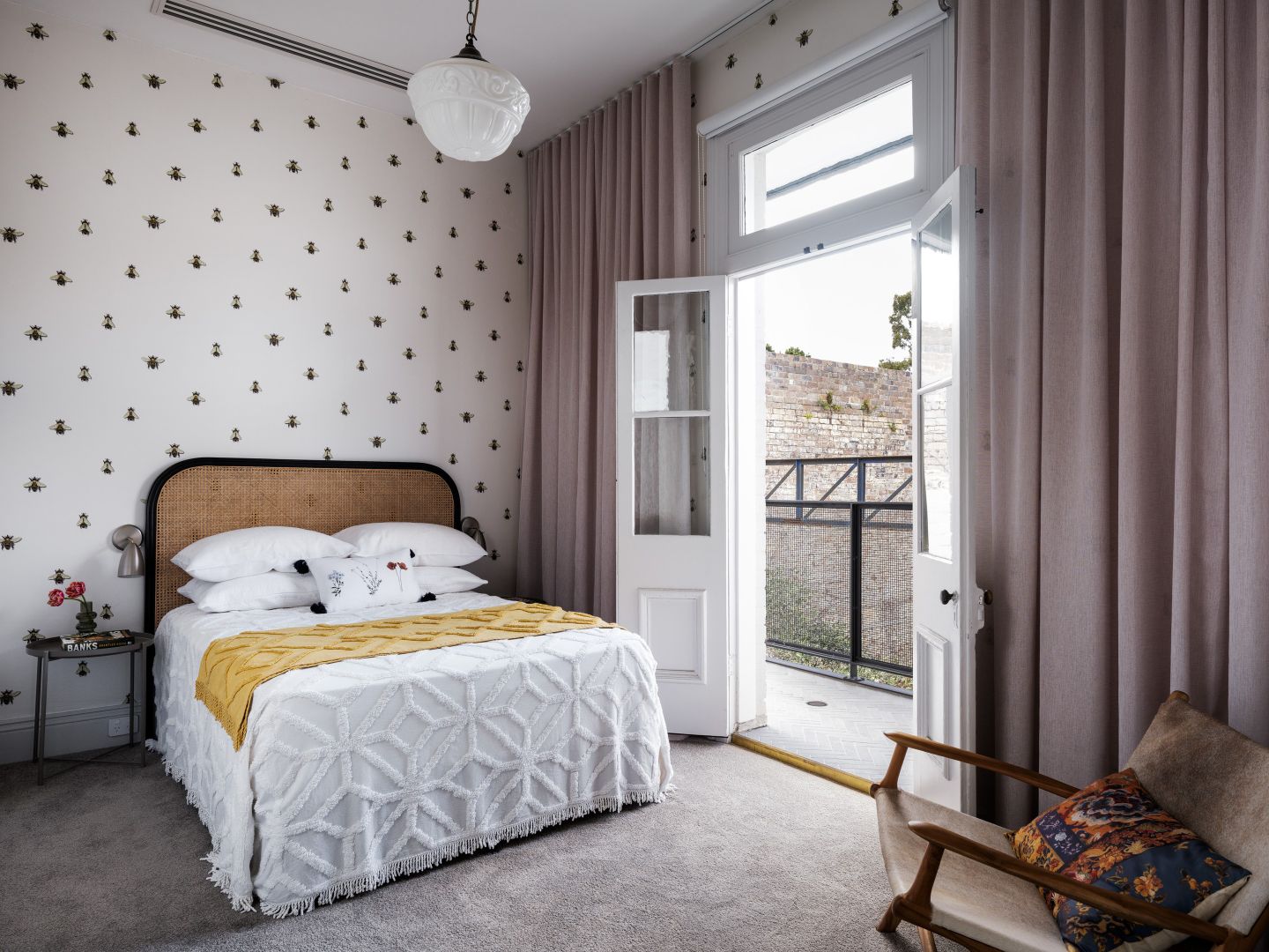 chambre avec papier-peint chambre avec papier-peint