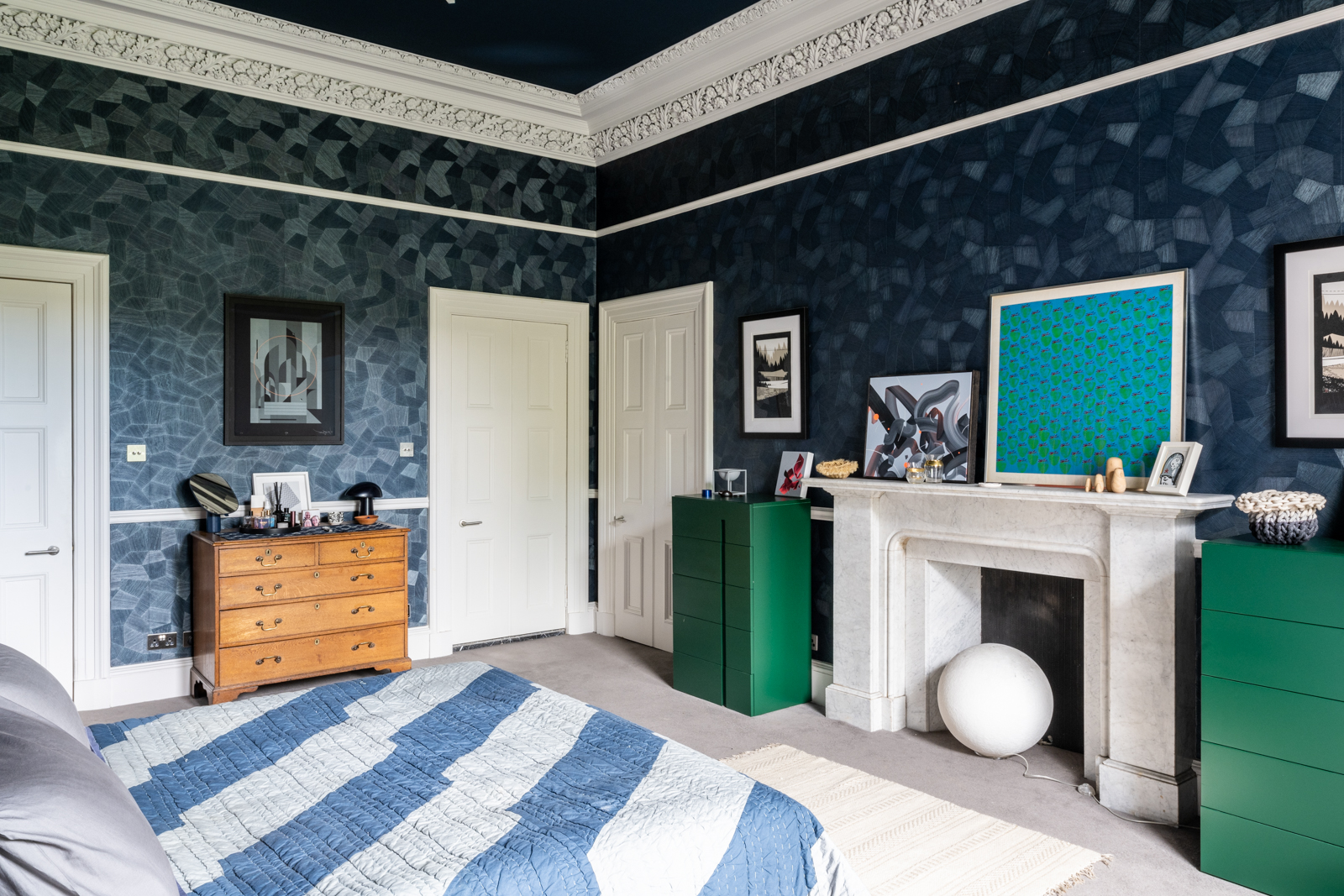 chambre avec moulures décoration colorée chambre avec moulures décoration colorée