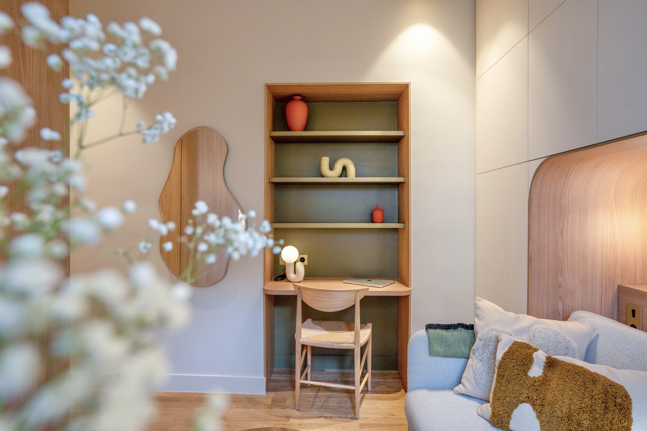 espace bureau dans salon