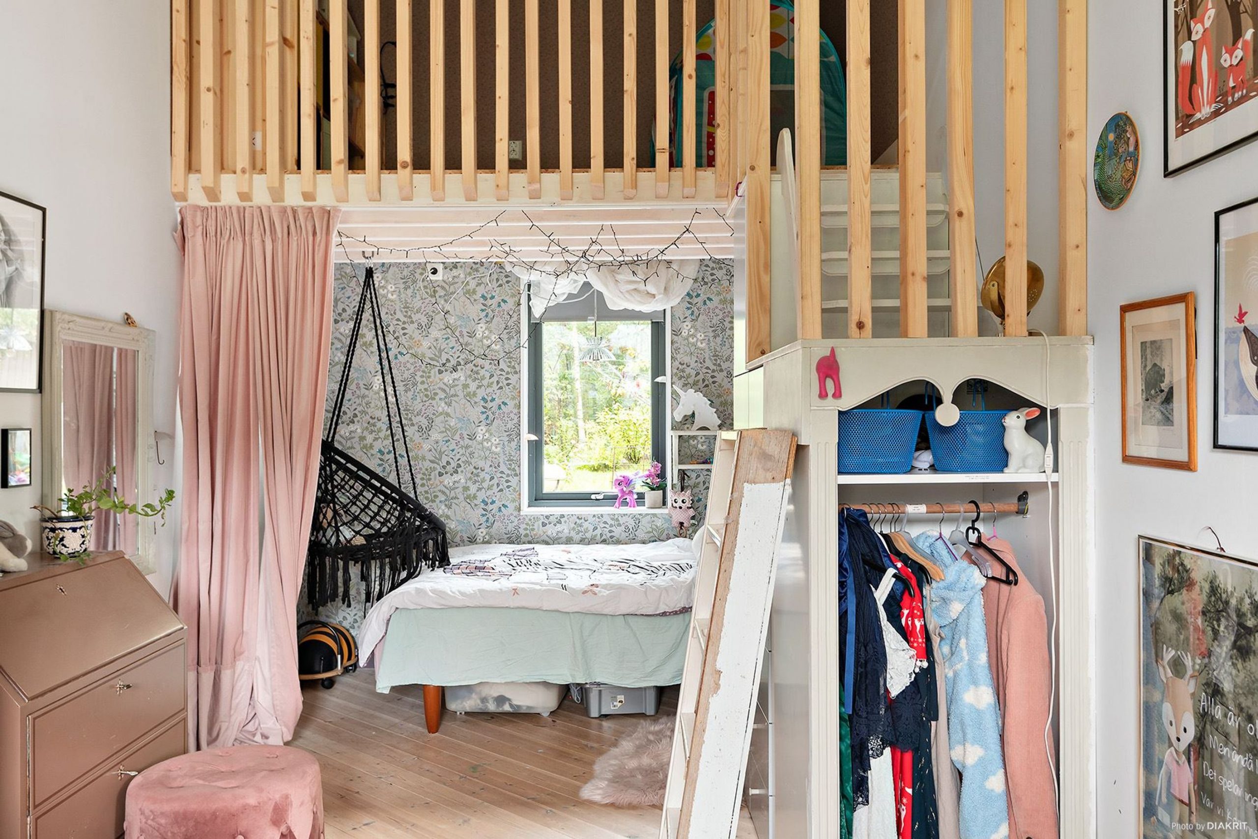 chambre double hauteur maison en bois