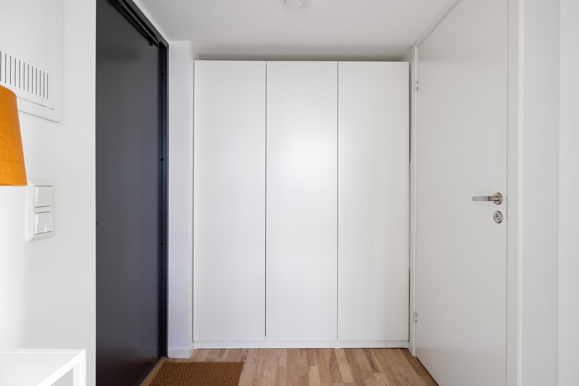entrée avec placards mini maison 25m2