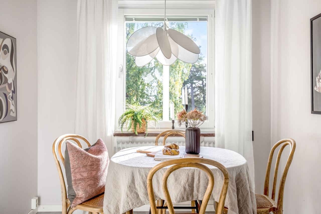espace repas avec table ronde espace repas avec table ronde