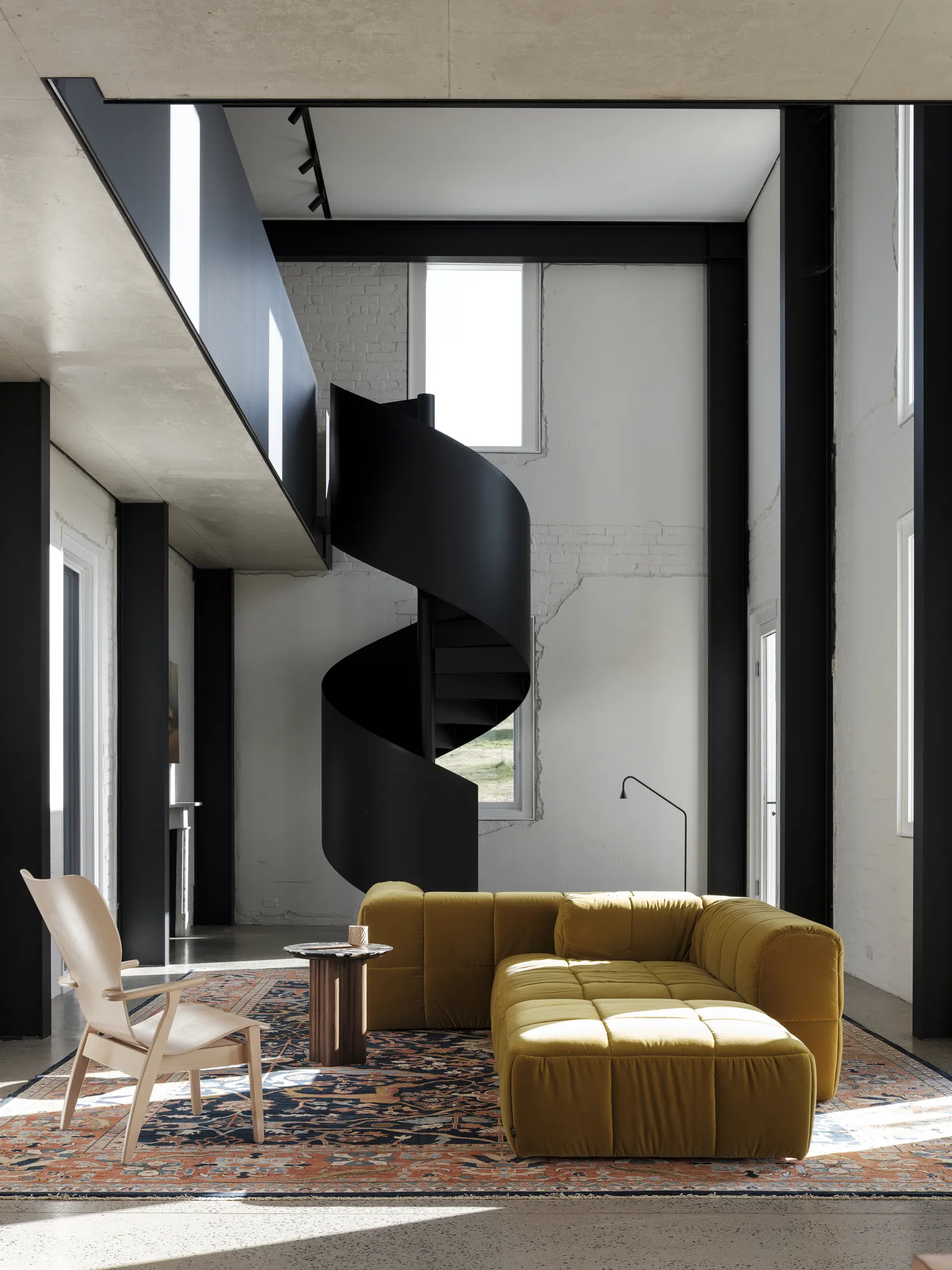 salon décoration design avec escalier acier noir salon décoration design avec escalier acier noir
