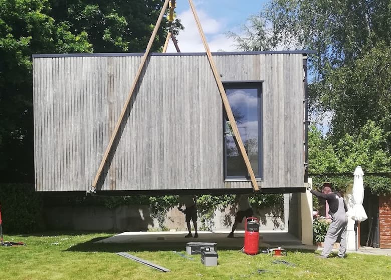 livraison mini maison studio de jardin 40m2 sur site