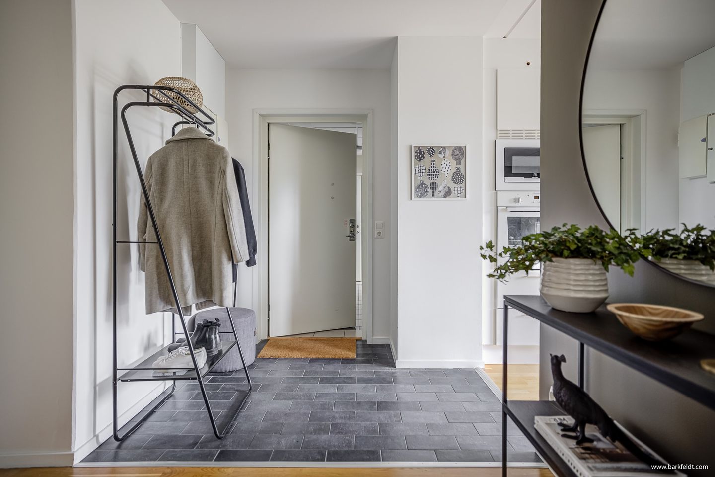 entrée appartement décoration grise et verte scandinave entrée appartement décoration grise et verte scandinave