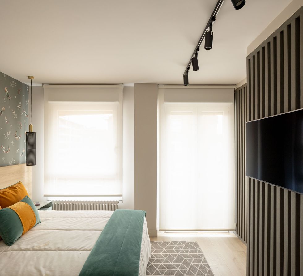 chambre avec papier-peint décoration contemporaine