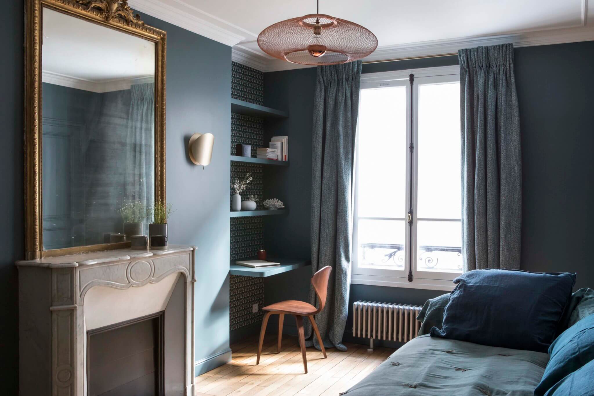 chambre avec bureau