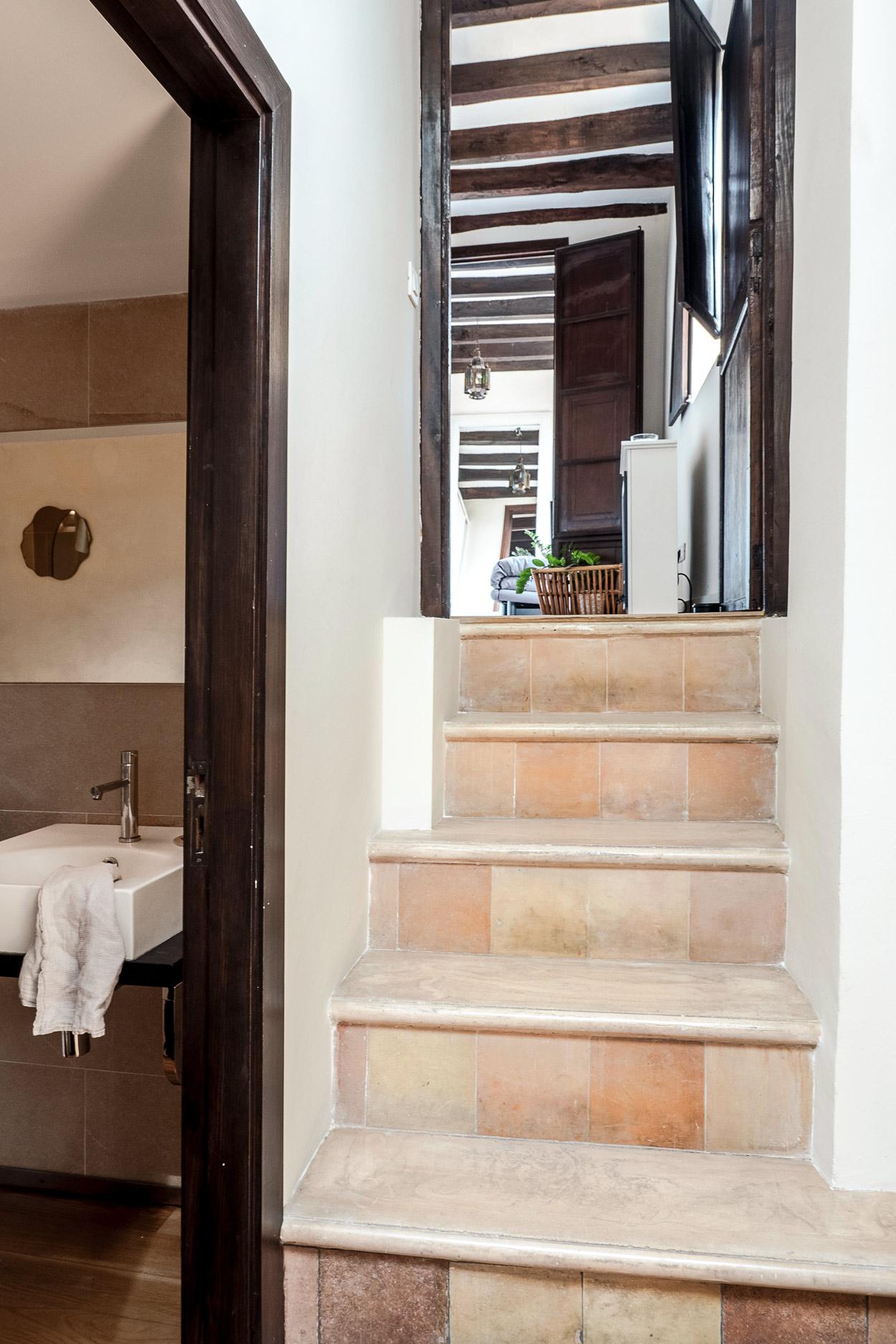 escalier carrelage appartement rénové escalier carrelage appartement rénové