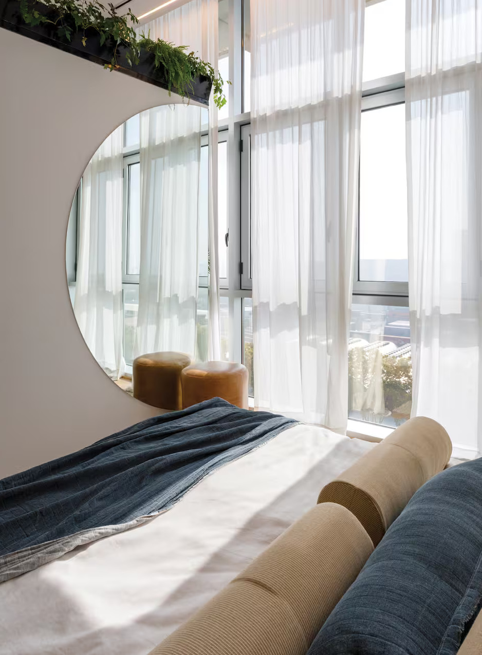 chambre avec baie vitrée