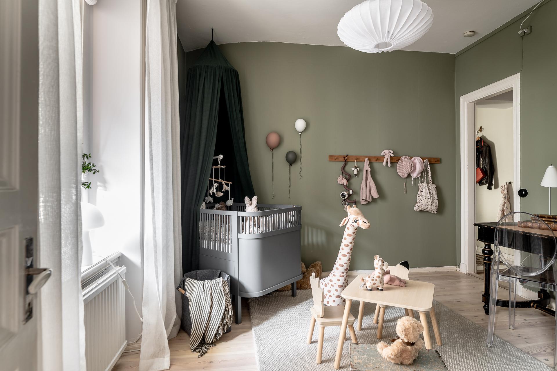 chambre enfant mur kaki