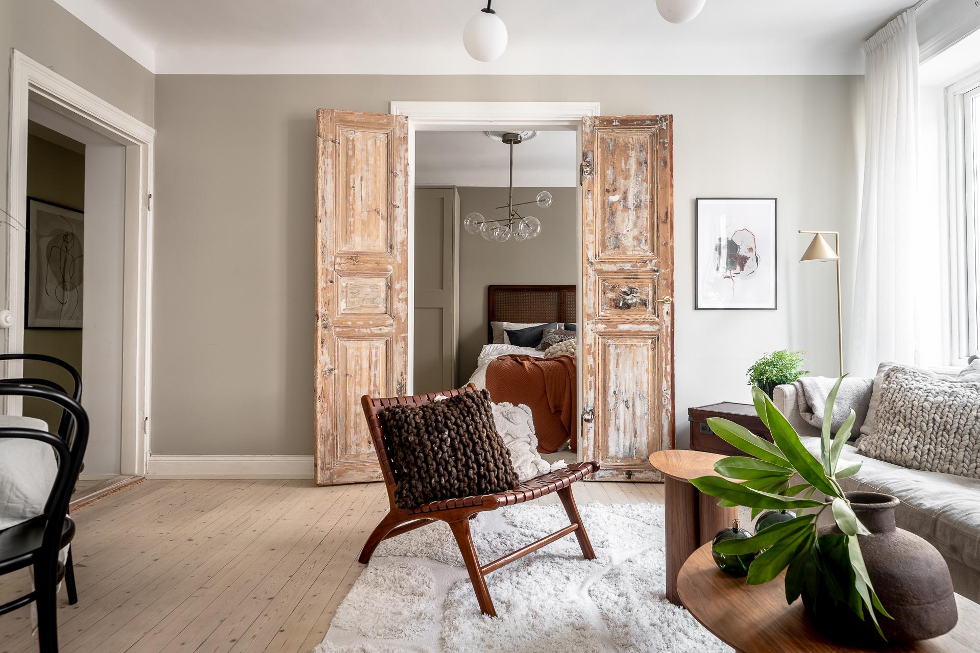 salon avec portes anciennes décoration scandinave