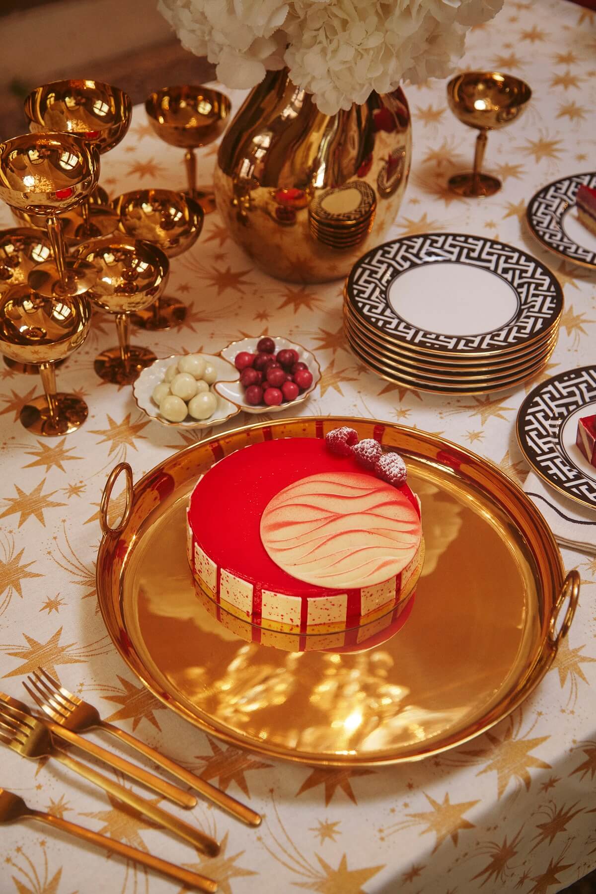table de Noël décoration rouge et doré table de Noël décoration rouge et doré