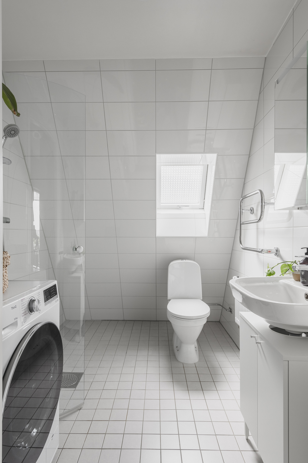 salle de bain blanche
