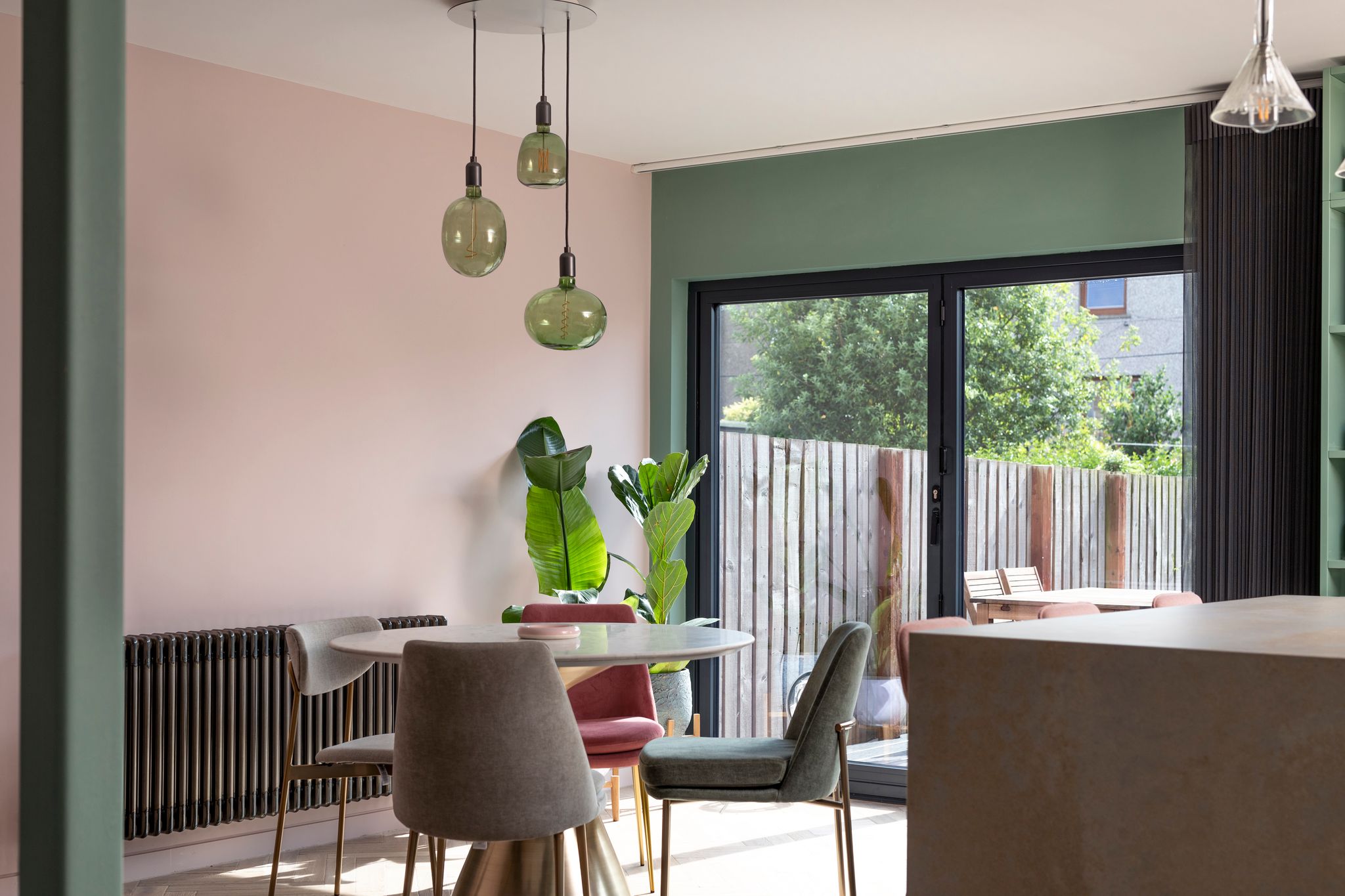 cuisine ouverte et salle à manger décoration design colorée cuisine ouverte et salle à manger décoration design colorée