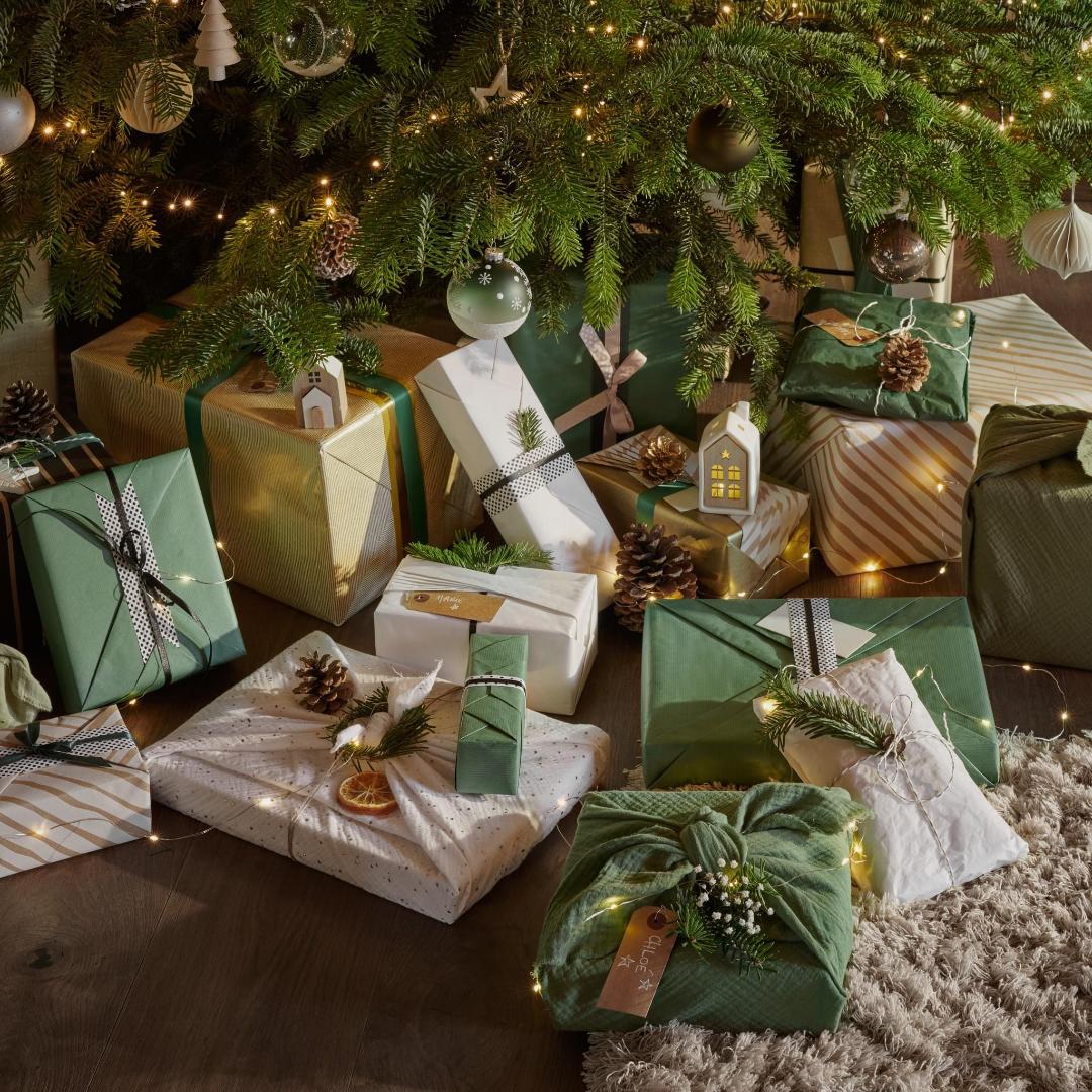 cadeaux sous sapin décoration verte cadeaux sous sapin décoration verte