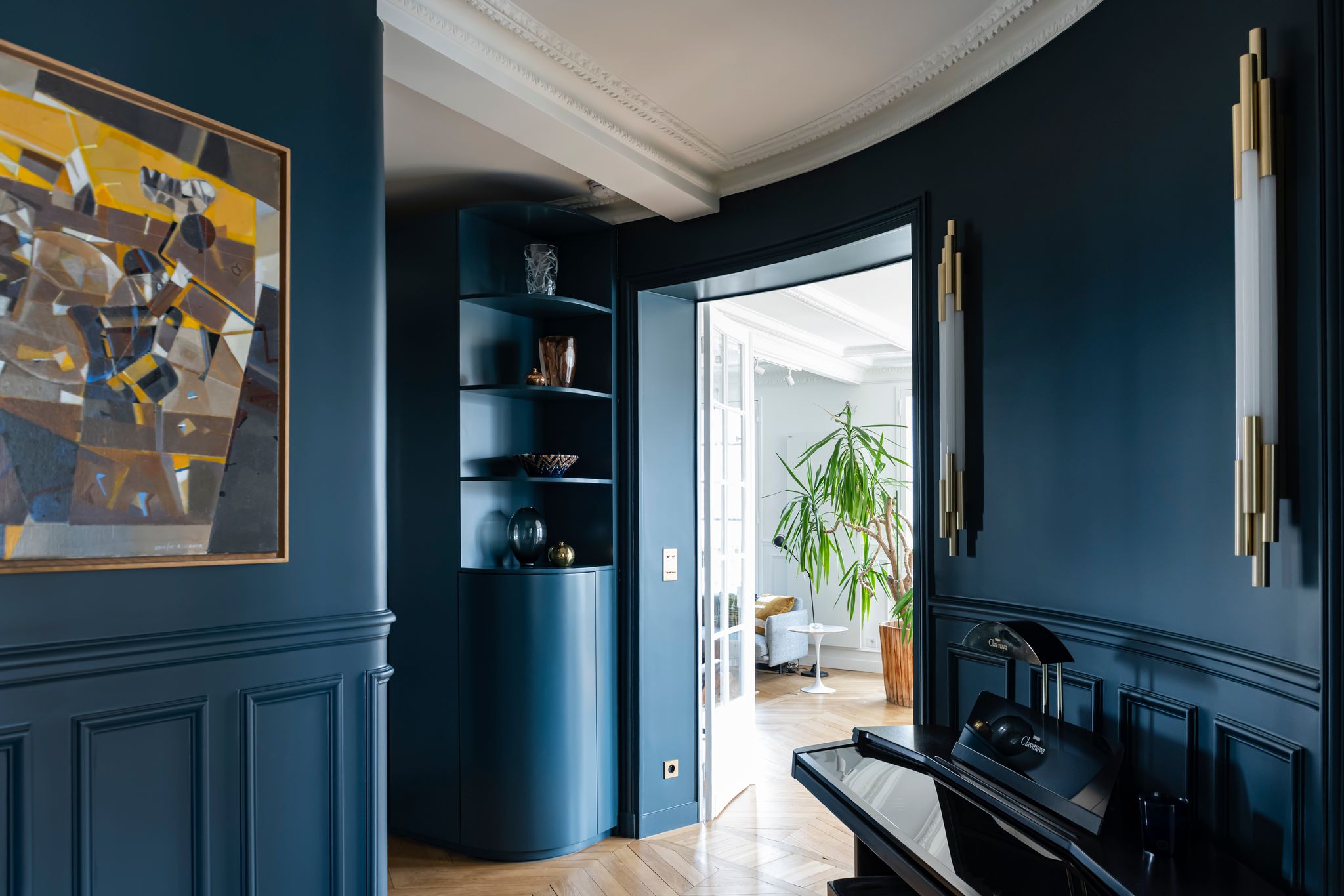 entrée design appartement haussmannien à Paris Photo : ©Julien Pepy entrée design appartement haussmannien à Paris Photo : ©Julien Pepy