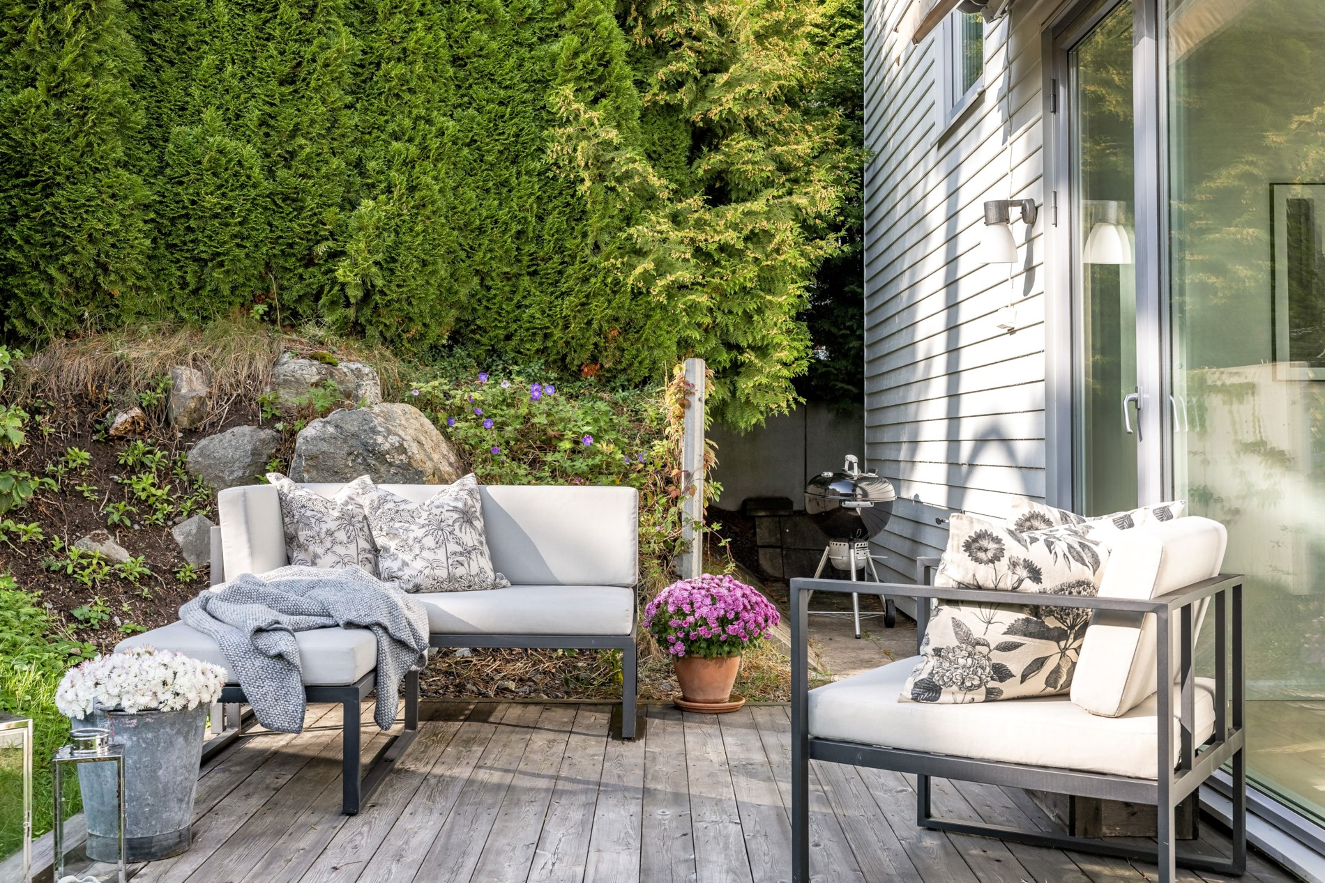 terrasse bois petite maison 48m2 décoration scandinave blanche terrasse bois petite maison 48m2 décoration scandinave blanche