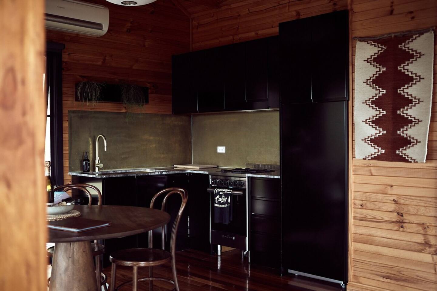 cuisine noir et bois