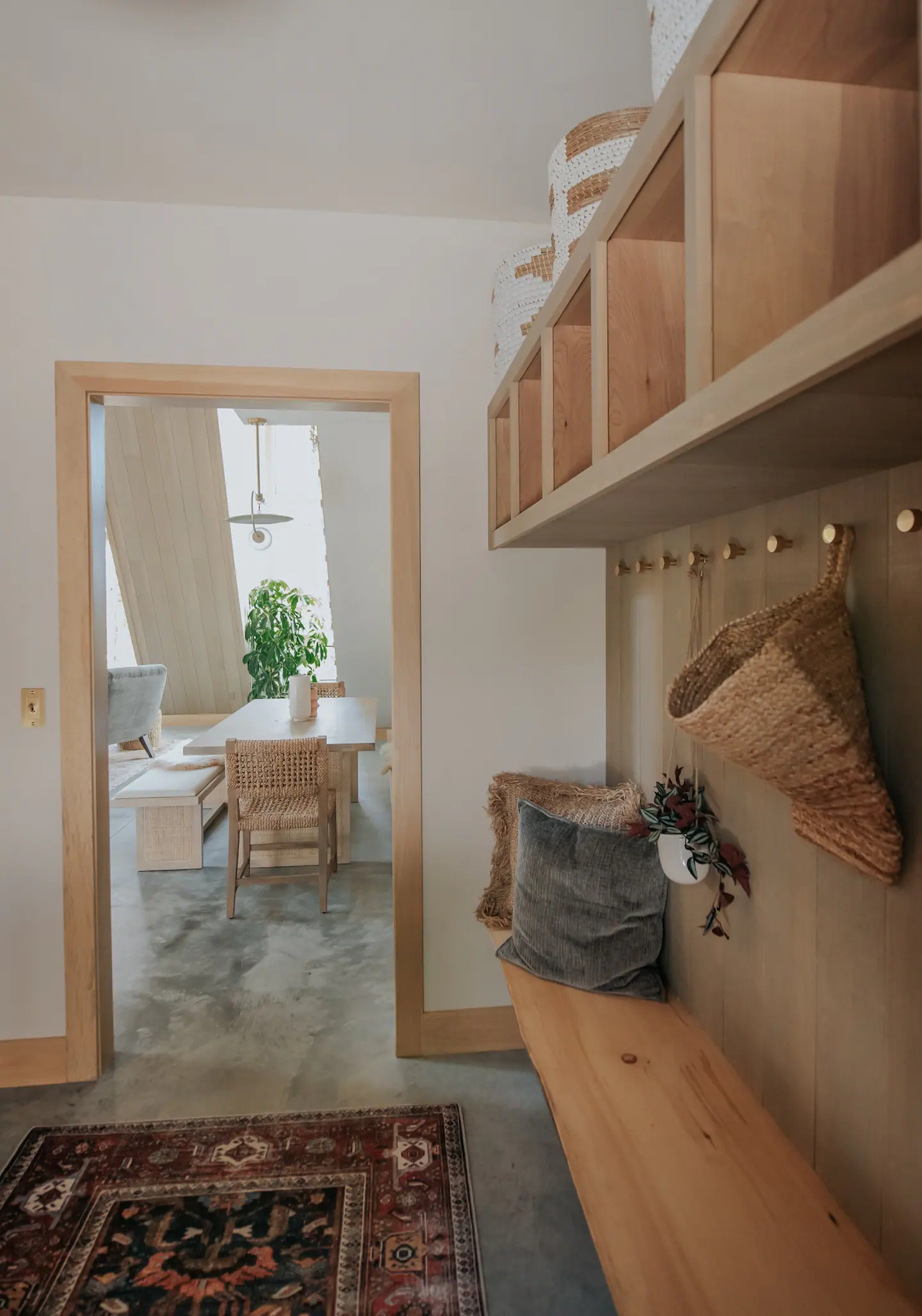 entrée avec vestiaire maison en bois entrée avec vestiaire maison en bois
