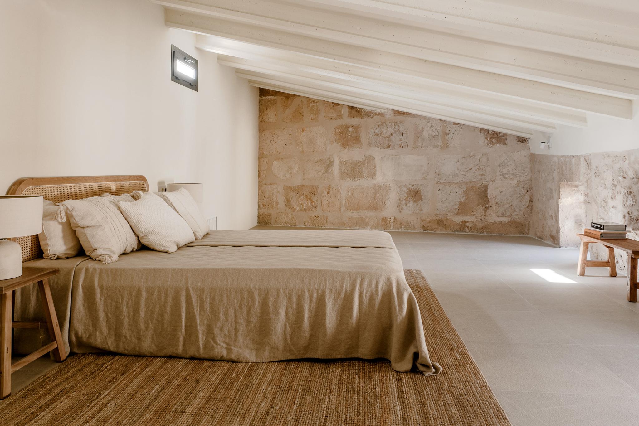 chambre avec mur de pierres décoration méditerranéenne et naturelle chambre avec mur de pierres décoration méditerranéenne et naturelle