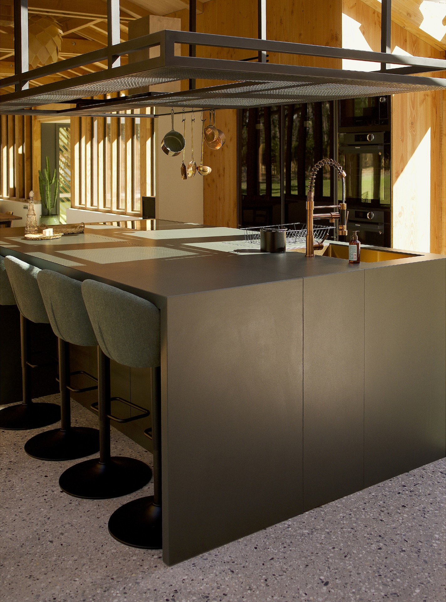 cuisine avec îlot maison en bois Airial du Branasse Hossegor cuisine avec îlot maison en bois Airial du Branasse Hossegor