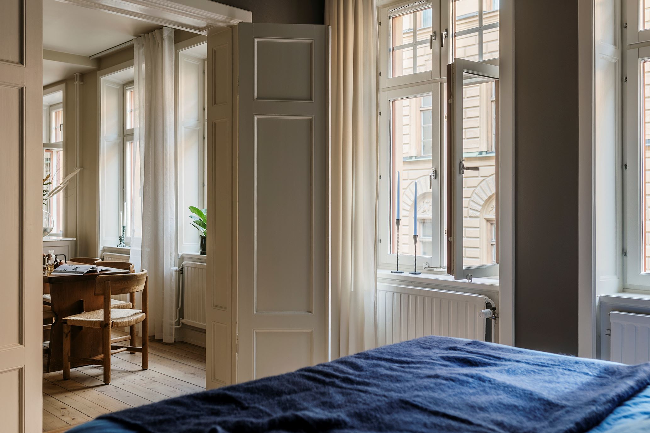 chambre murs gris