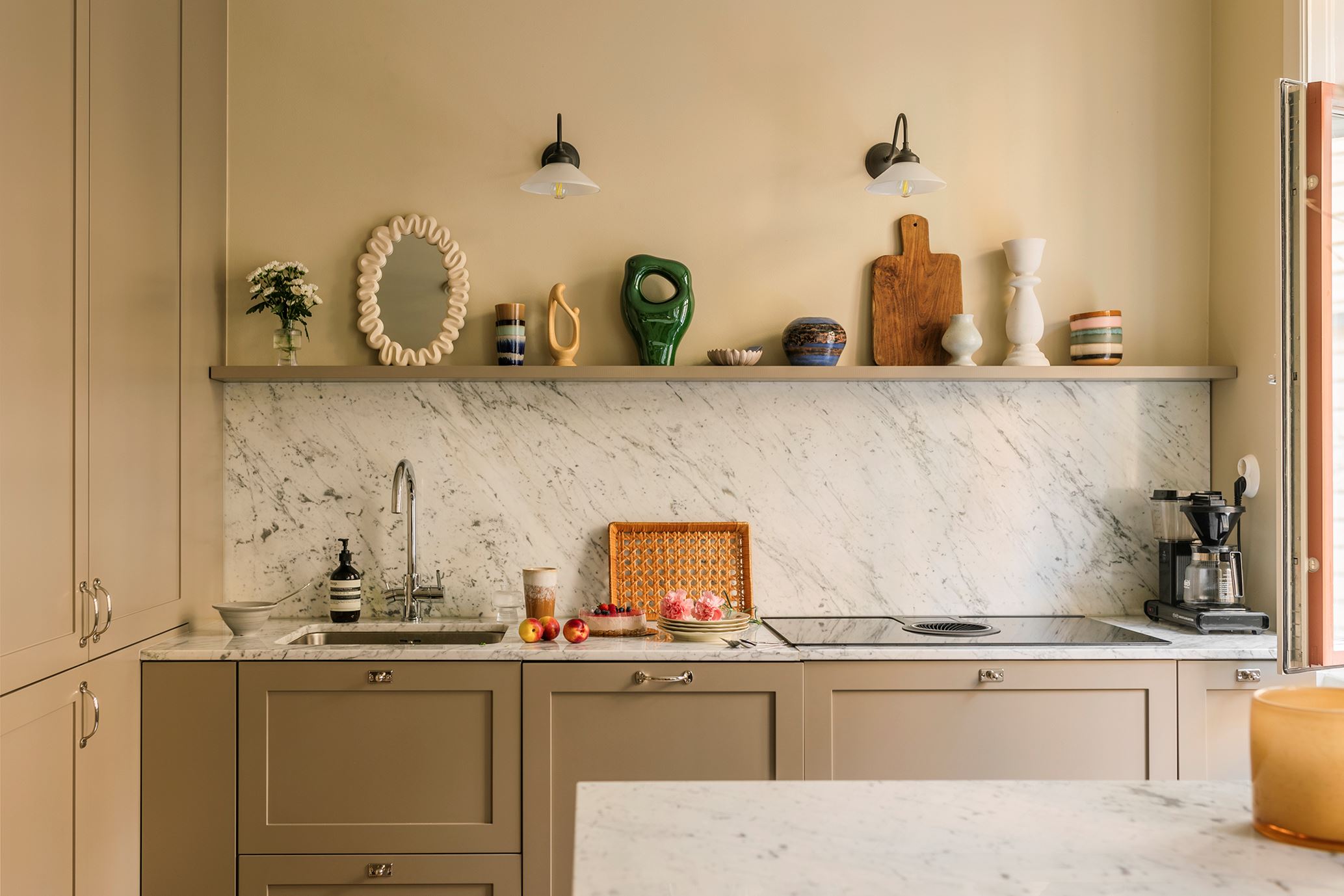 cuisine shaker plan de travail marbre