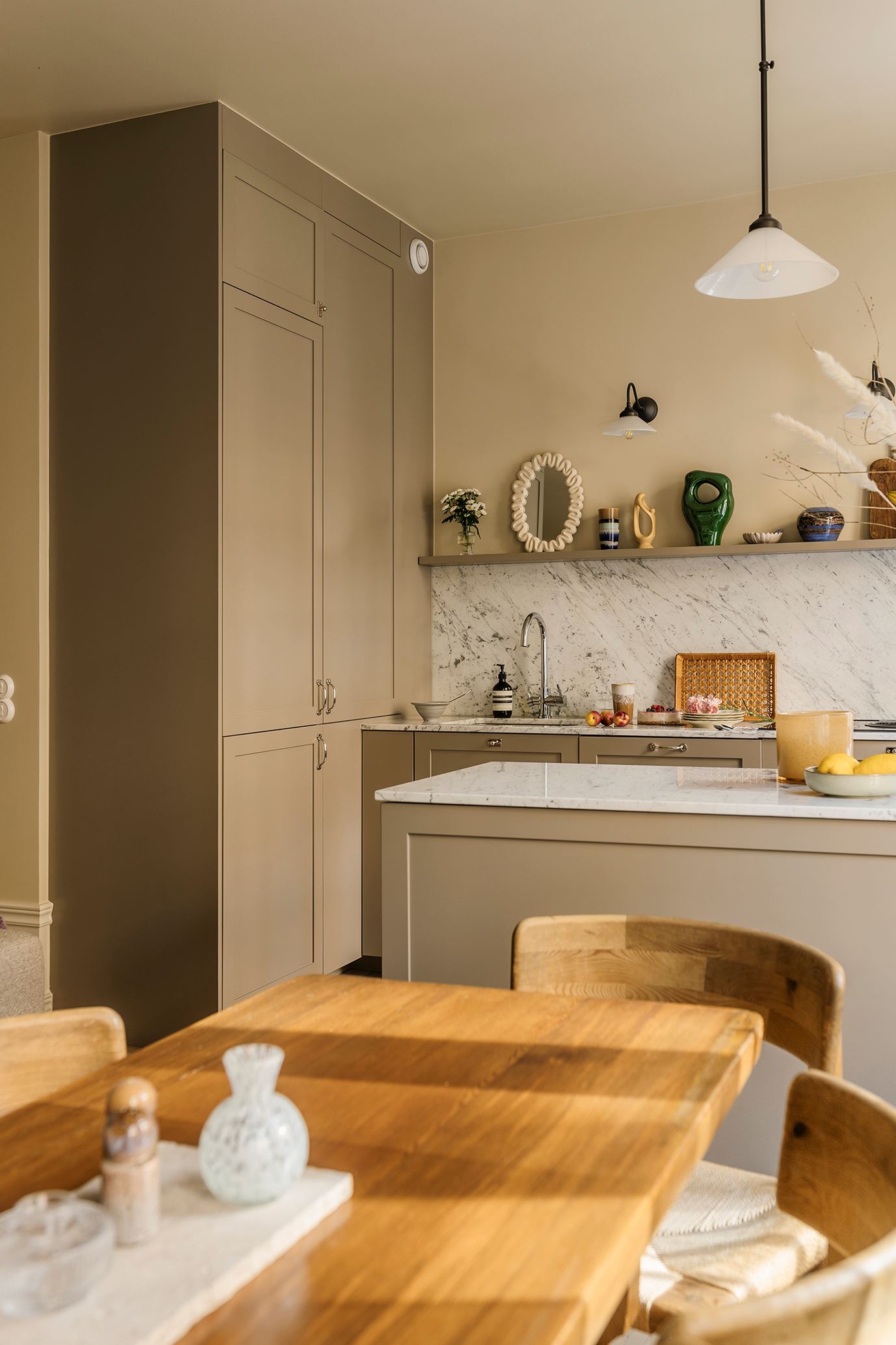 cuisine shaker plan de travail marbre