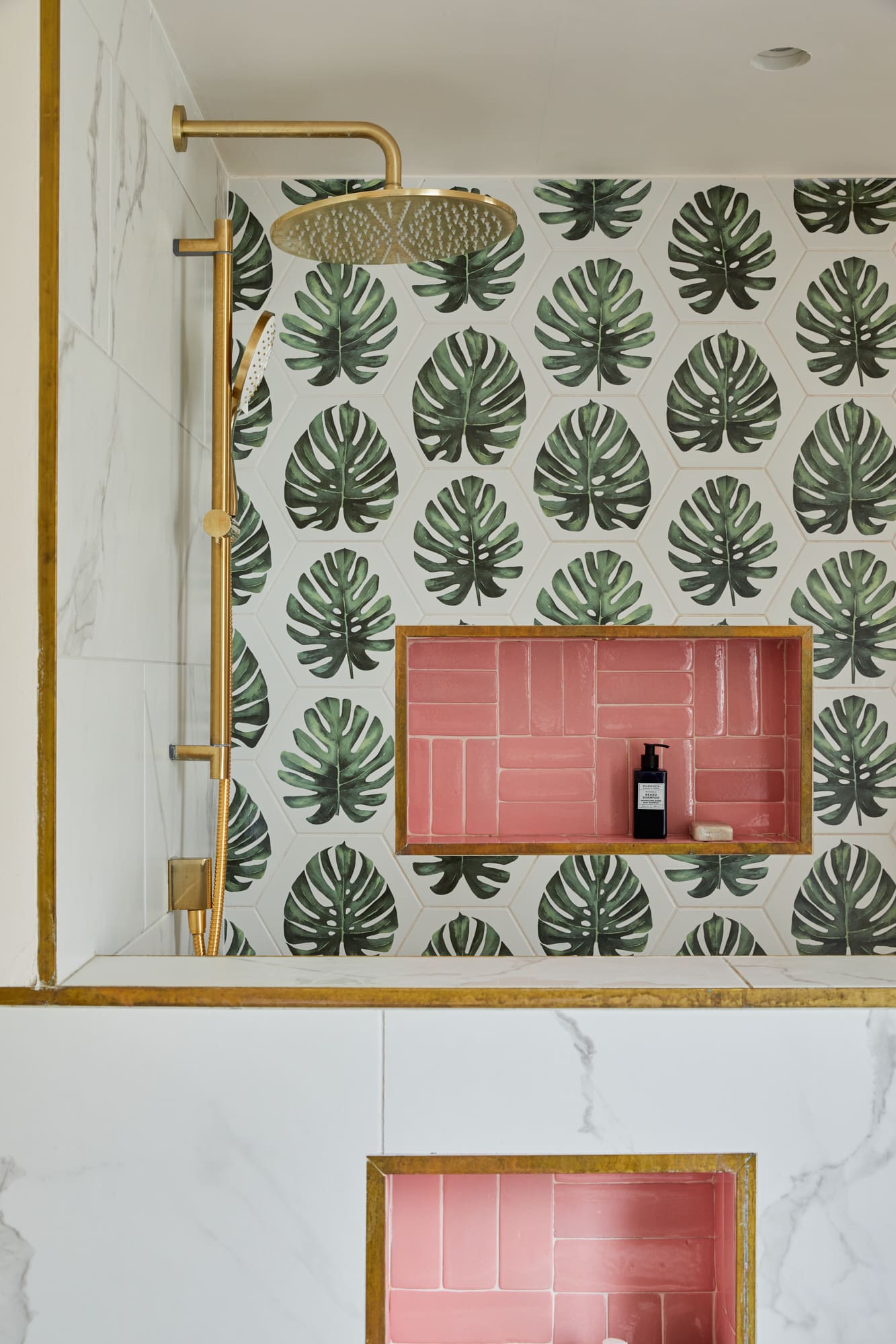 salle de bain verte et rose maison avec extension