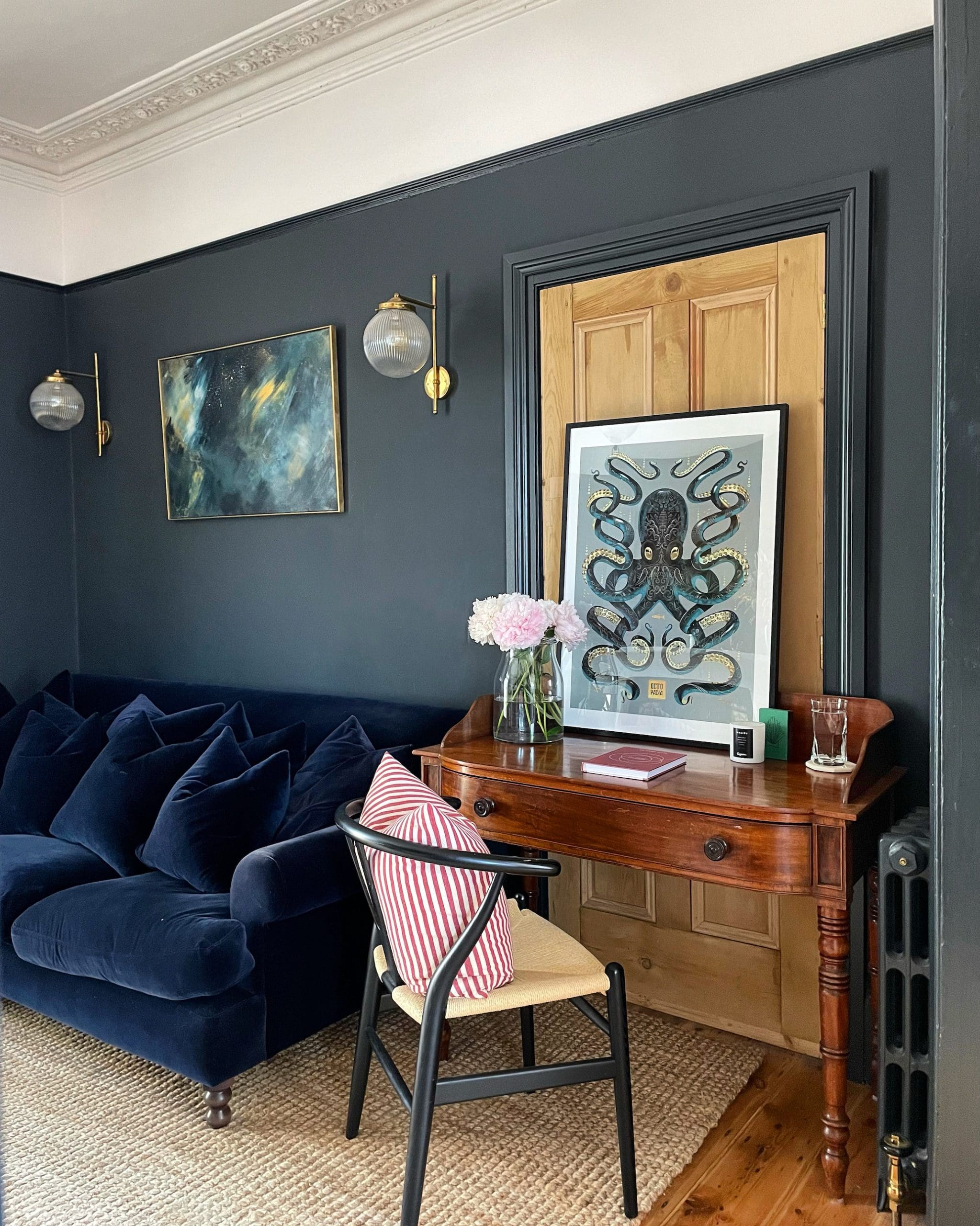salon avec moulures maison anglaise