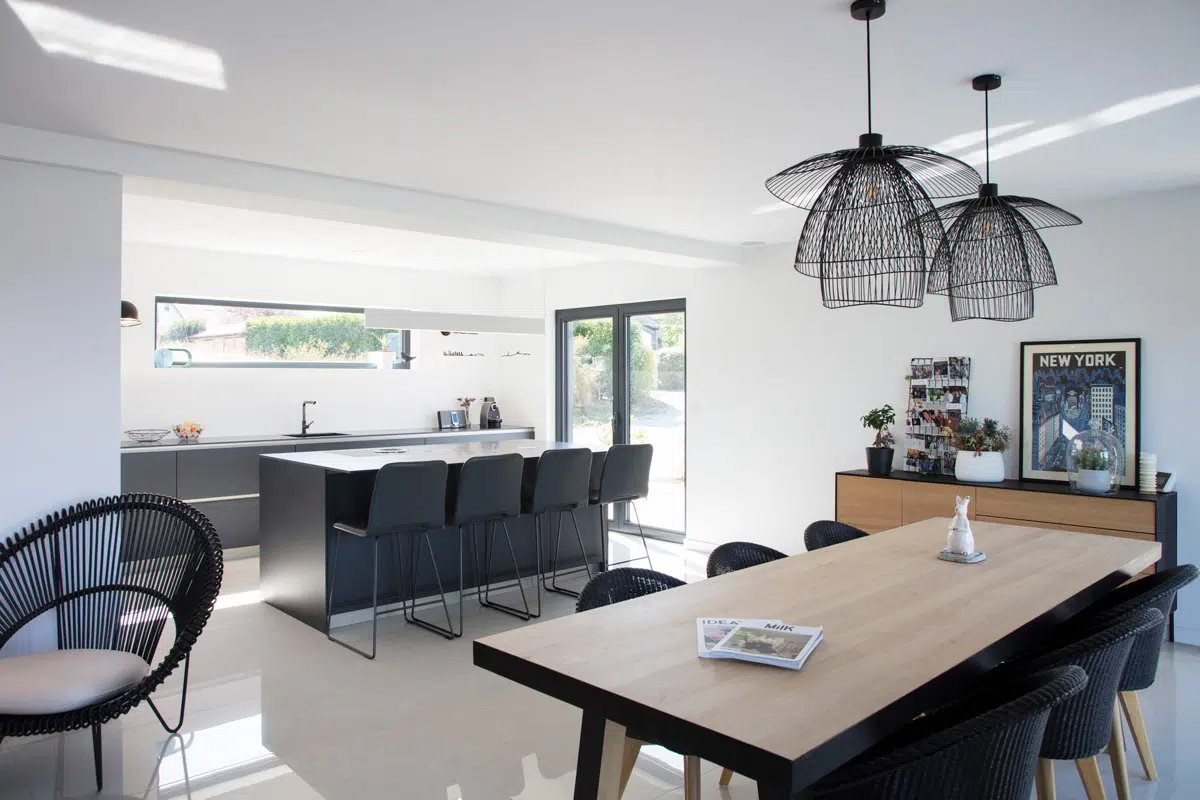 salle à manger et cuisine ouverte avec îlot salle à manger et cuisine ouverte avec îlot