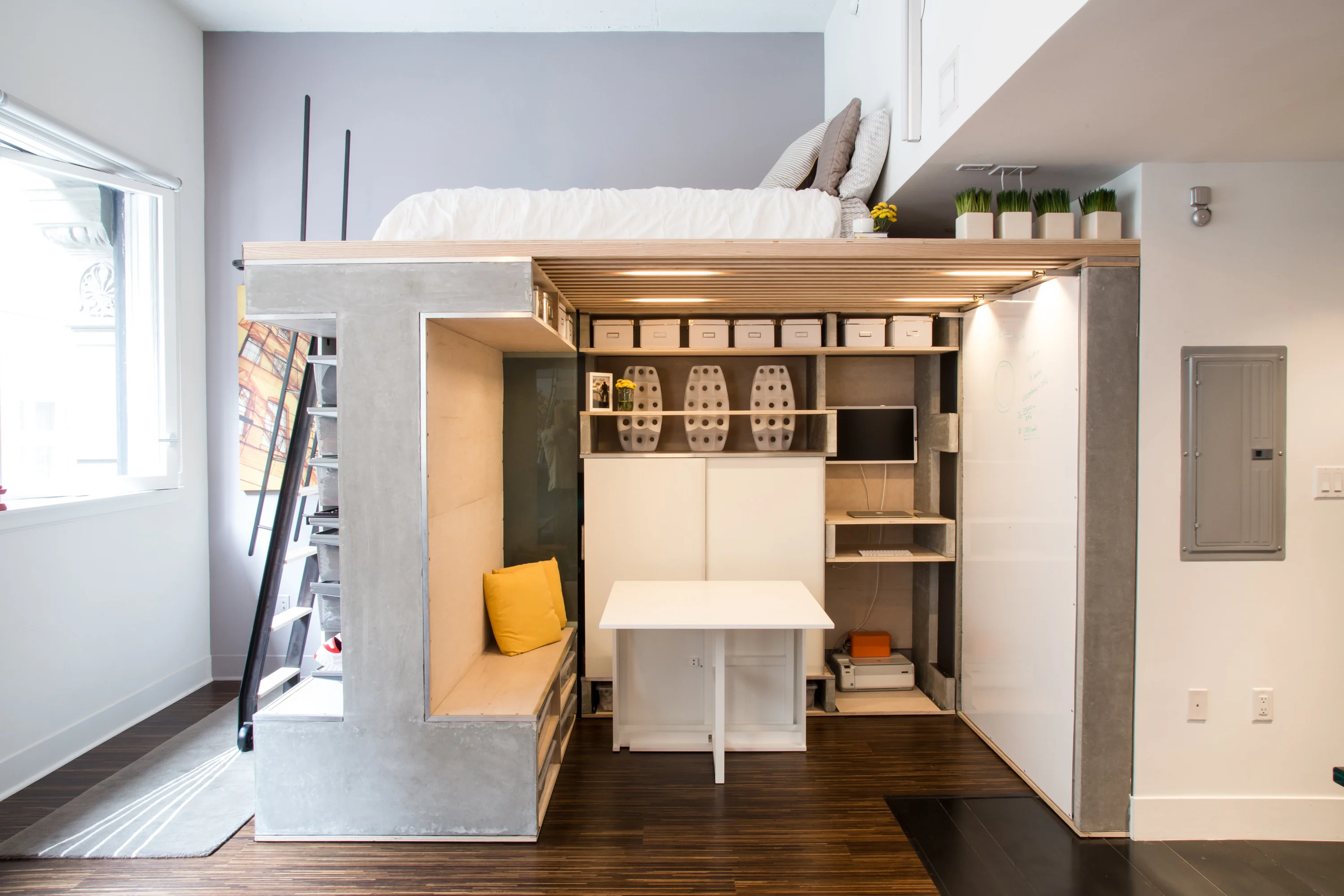 lit sur mezzanine salon