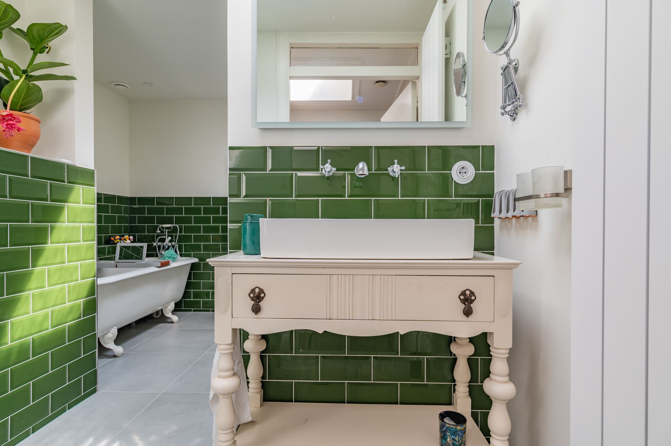 salle de bain blanche et verte salle de bain blanche et verte