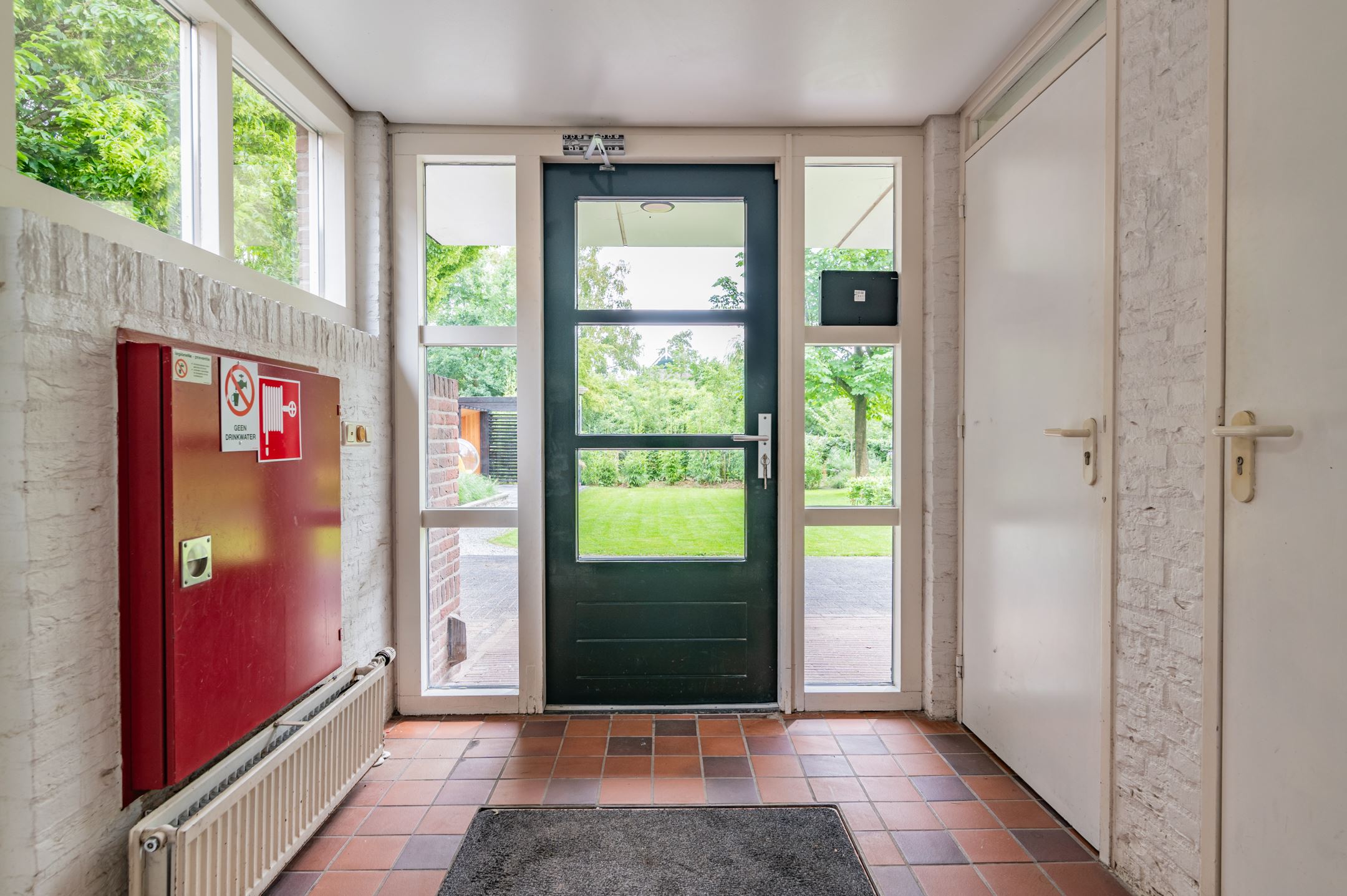 entrée maison décoration contemporaine dans ancienne école entrée maison décoration contemporaine dans ancienne école