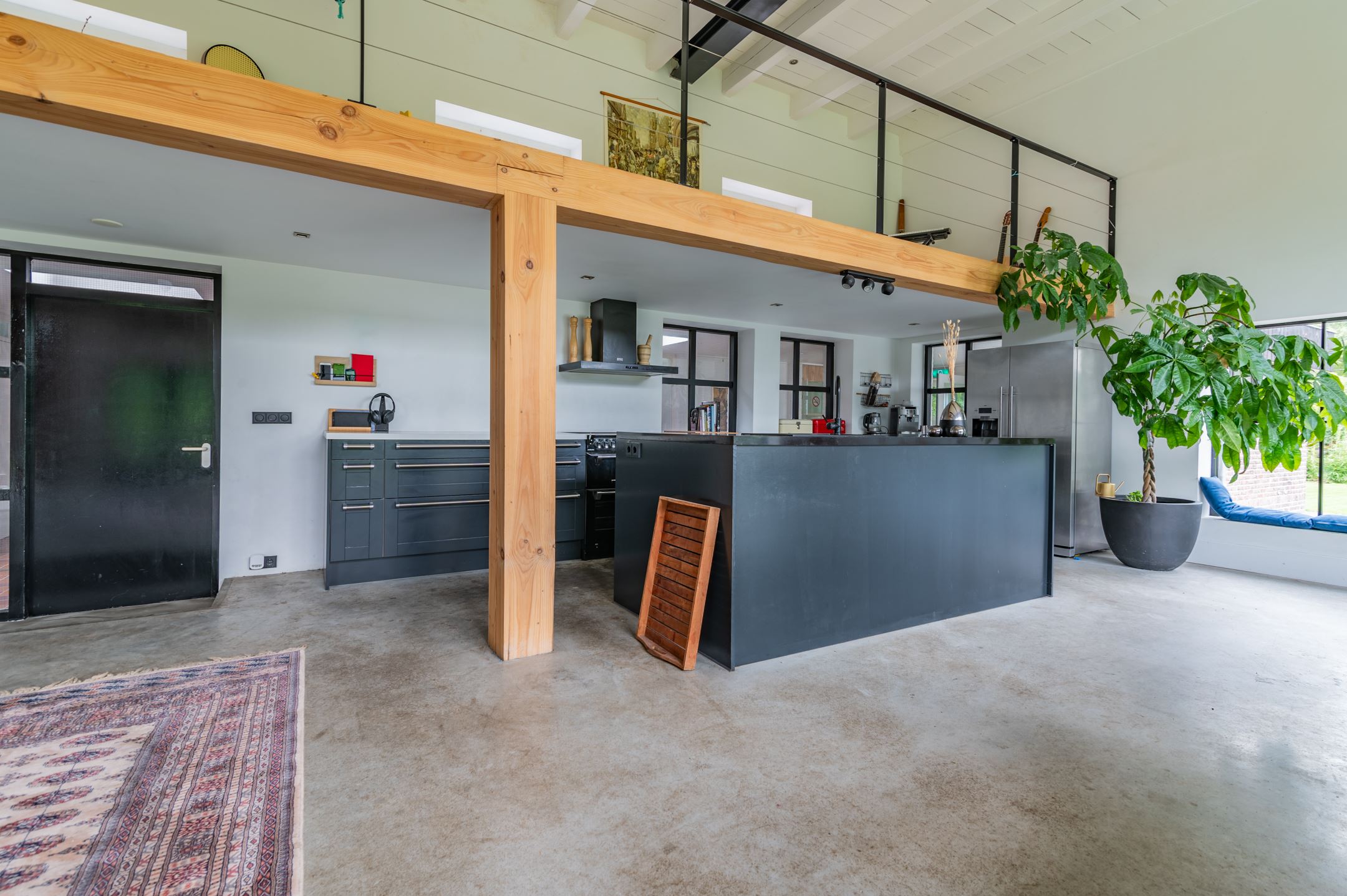 cuisine ouverte avec îlot et mezzanine cuisine ouverte avec îlot et mezzanine