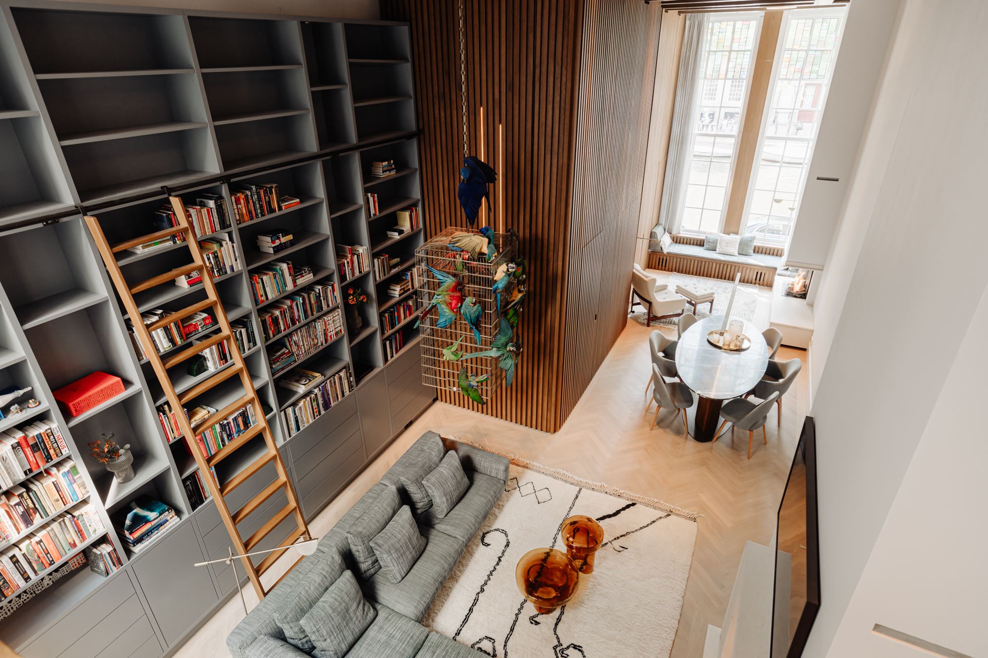 salon double hauteur décoration design
