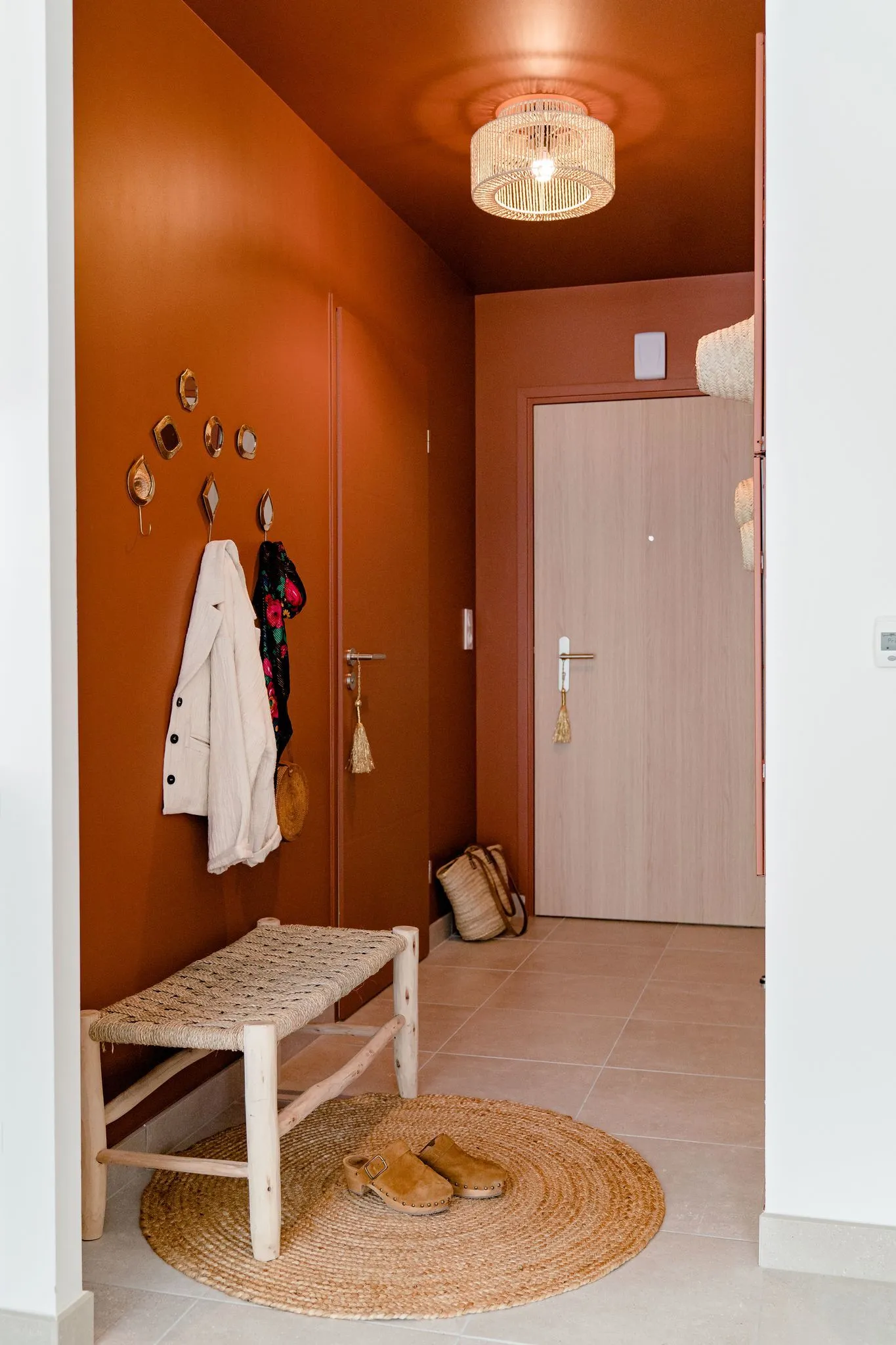 entrée couleur terracotta studio 28m2