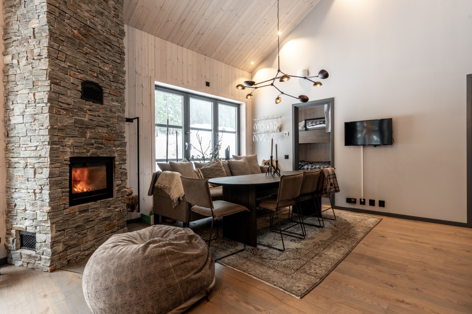 salle à manger avec cheminée moderne appartement montagne salle à manger avec cheminée moderne appartement montagne