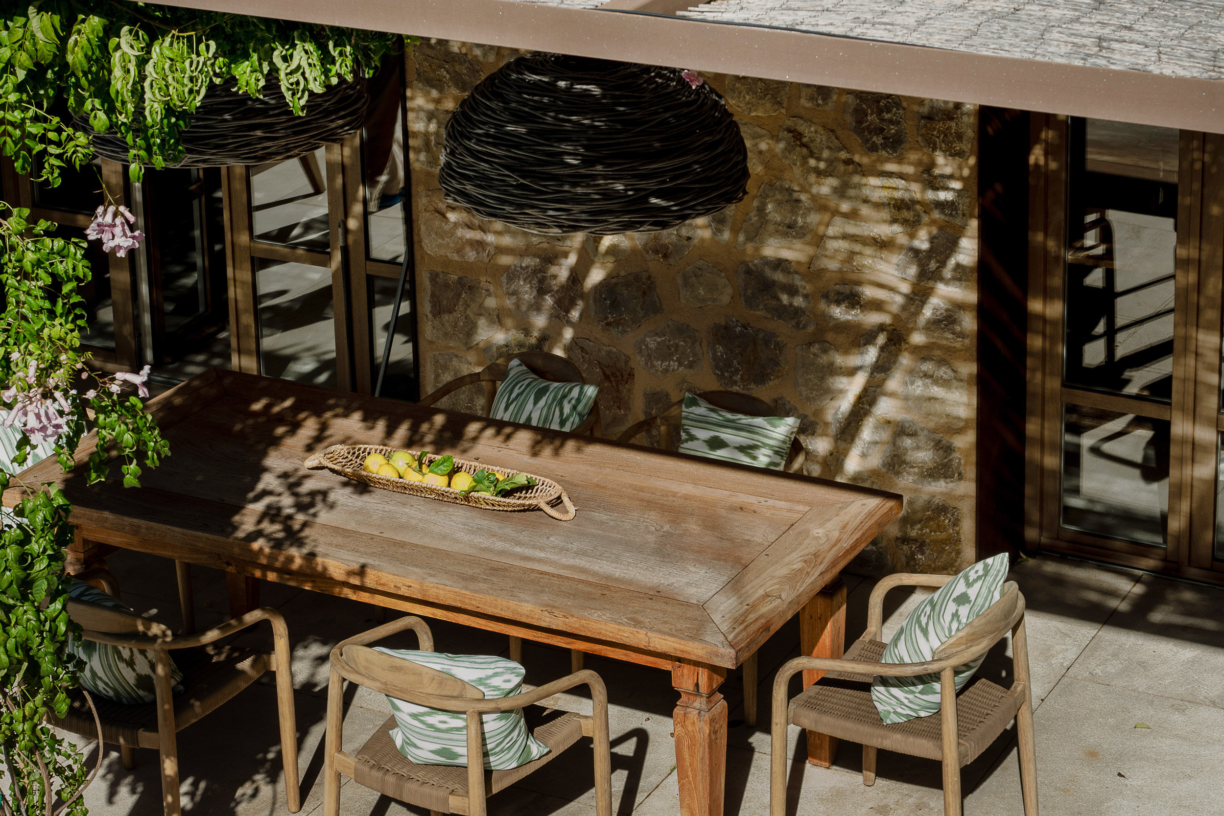 terrasse maison en pierres avec pergola acier terrasse maison en pierres avec pergola acier