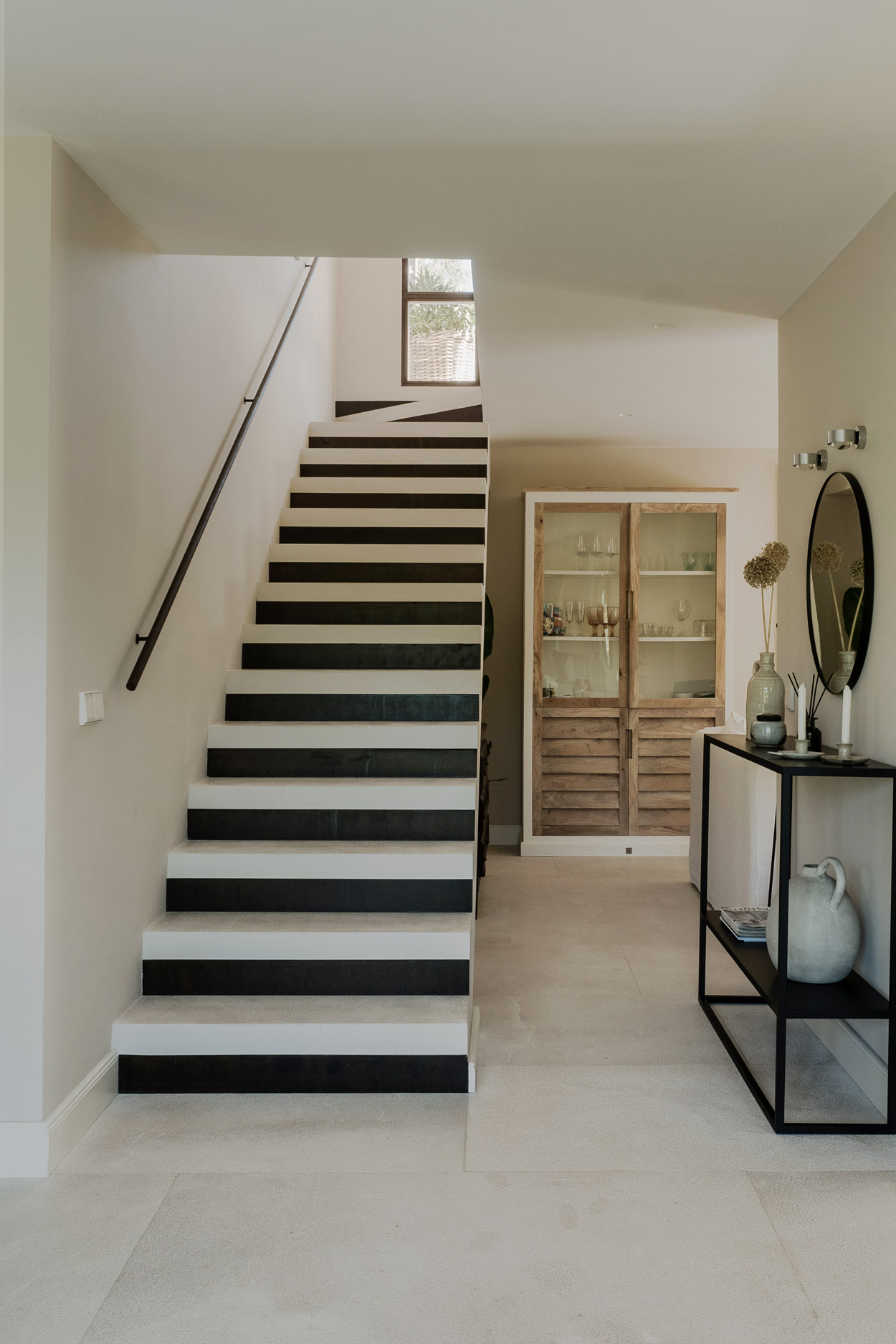 entrée avec escalier entrée avec escalier