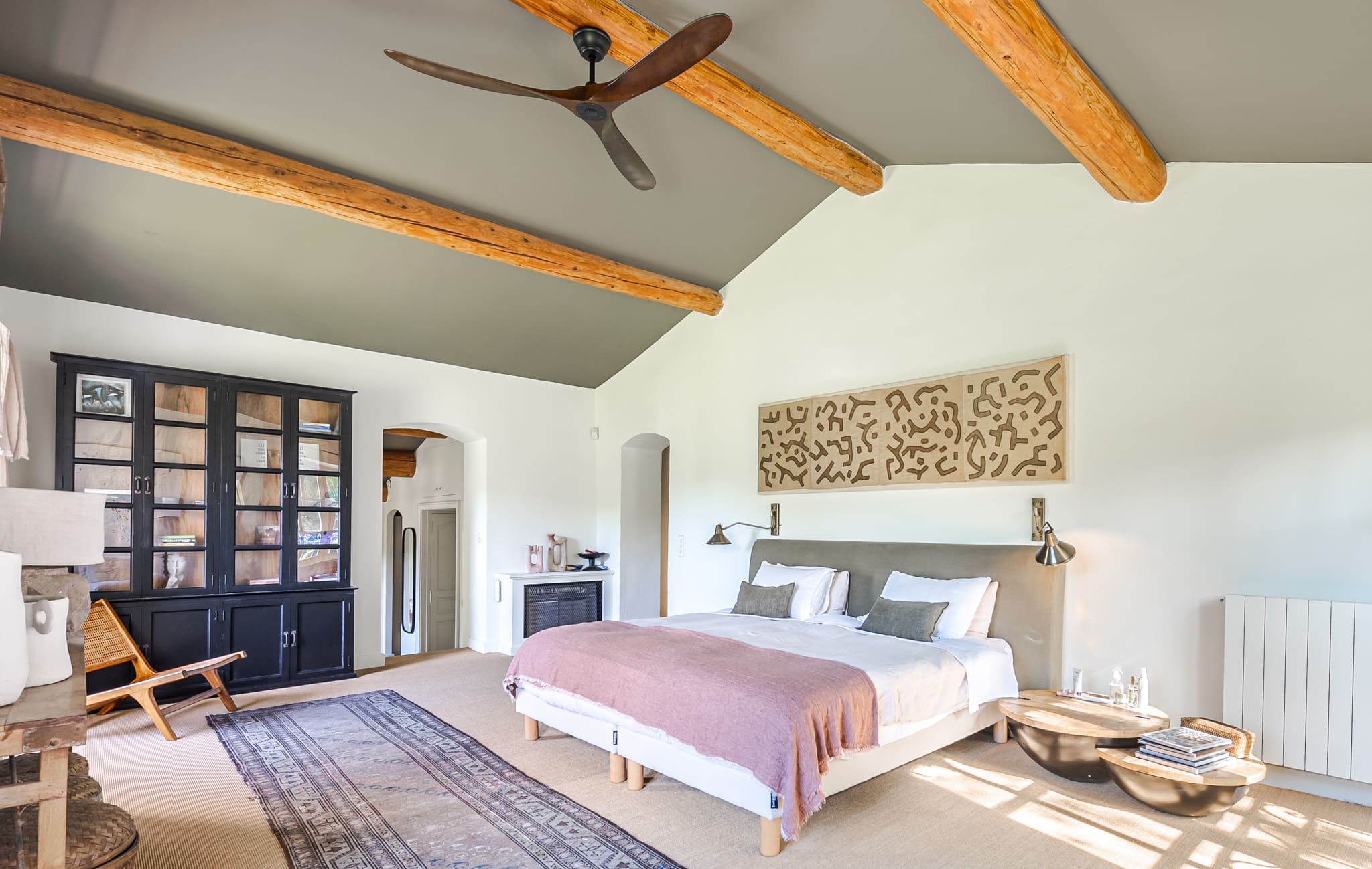 chambre avec poutres maison en Provence chambre avec poutres maison en Provence