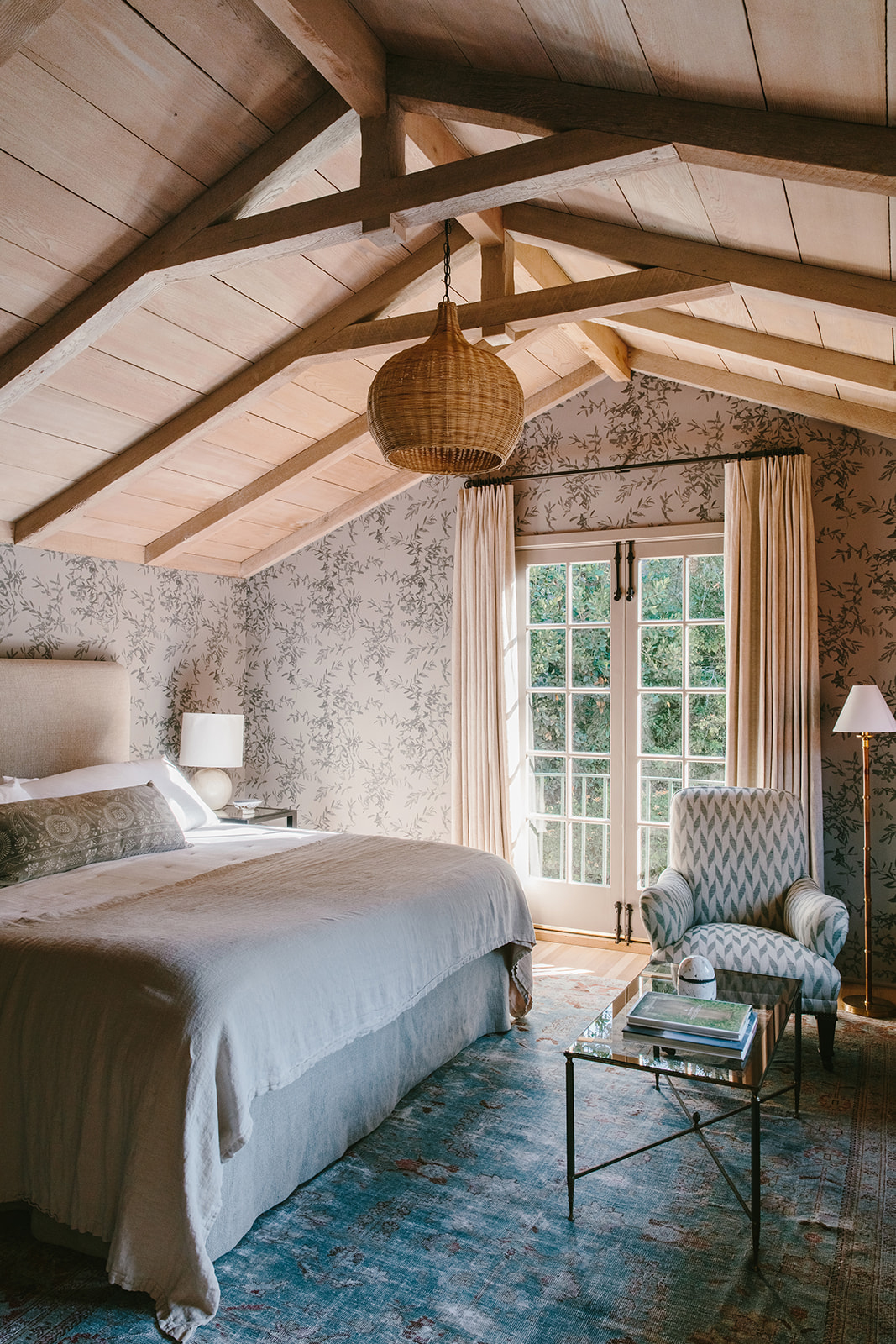 chambre mansardée sous combles avec poutres chambre mansardée sous combles avec poutres