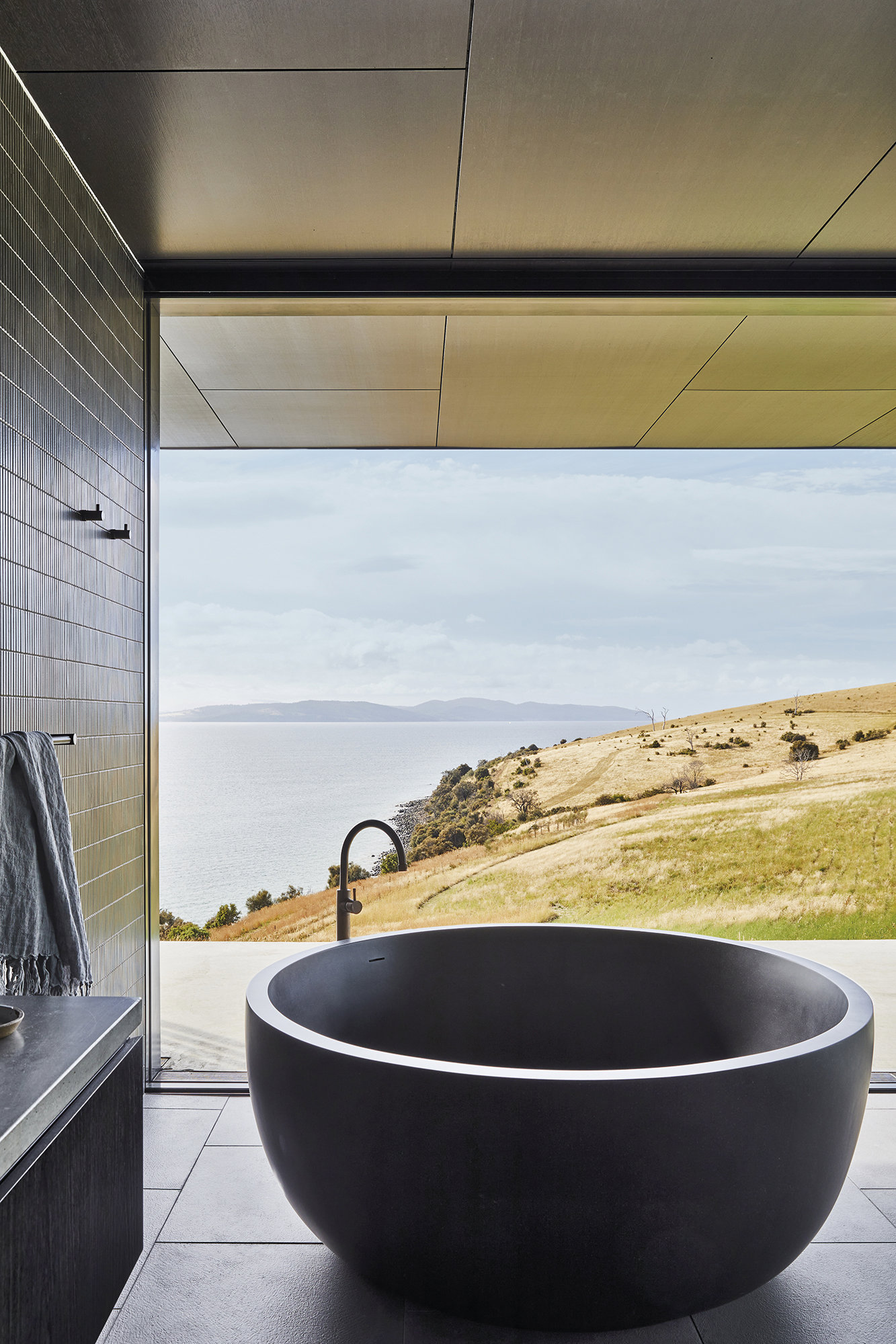 salle de bain avec baie vitrée décoration design salle de bain avec baie vitrée décoration design